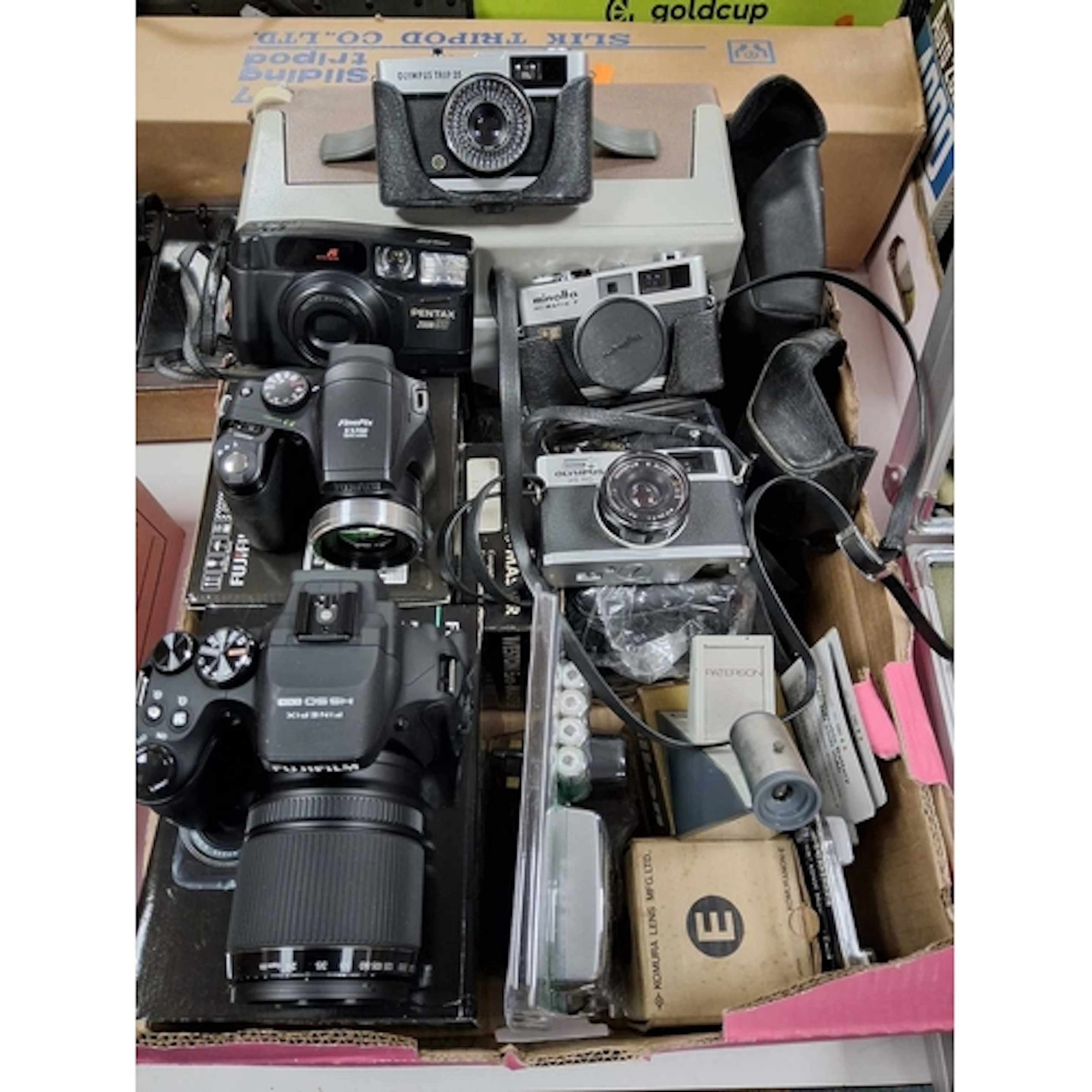 ONE BOX AND LOOSE OF PHTOGRAPHY RELATED ITEMS to include a b...