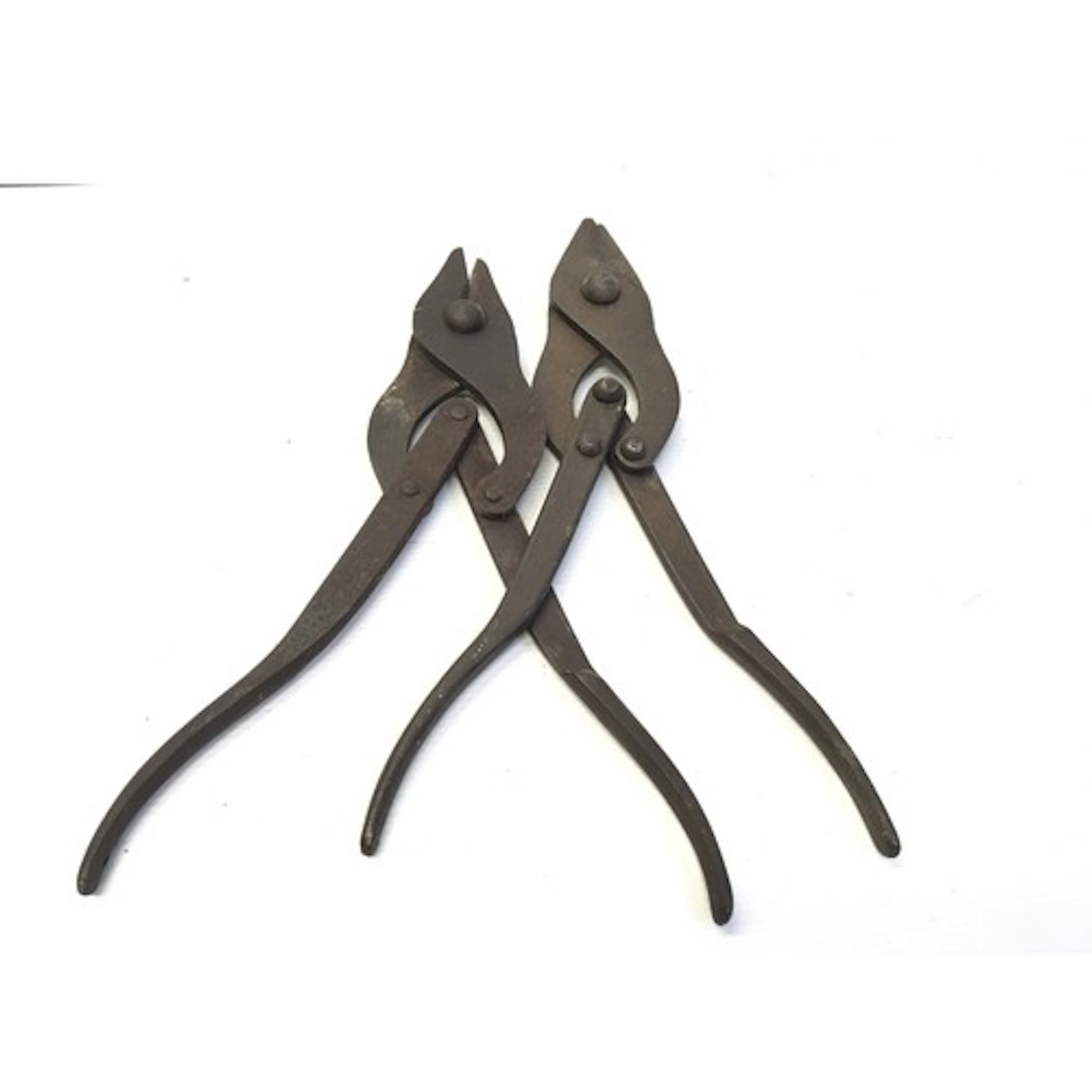 Two Pairs of British I world Military battlefield wire cutte...