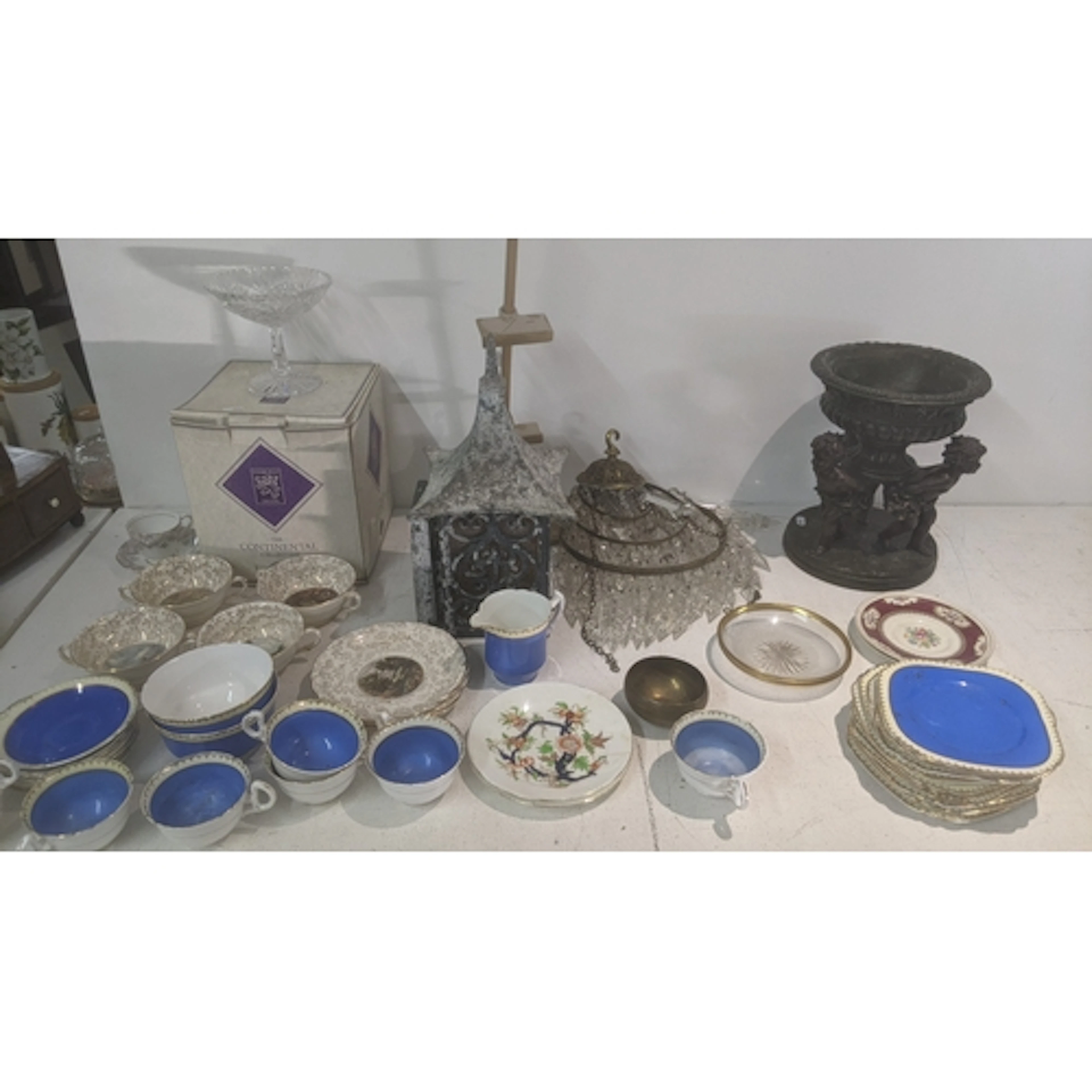 Homeware to include a glass three tier chandelier, a boxed E...