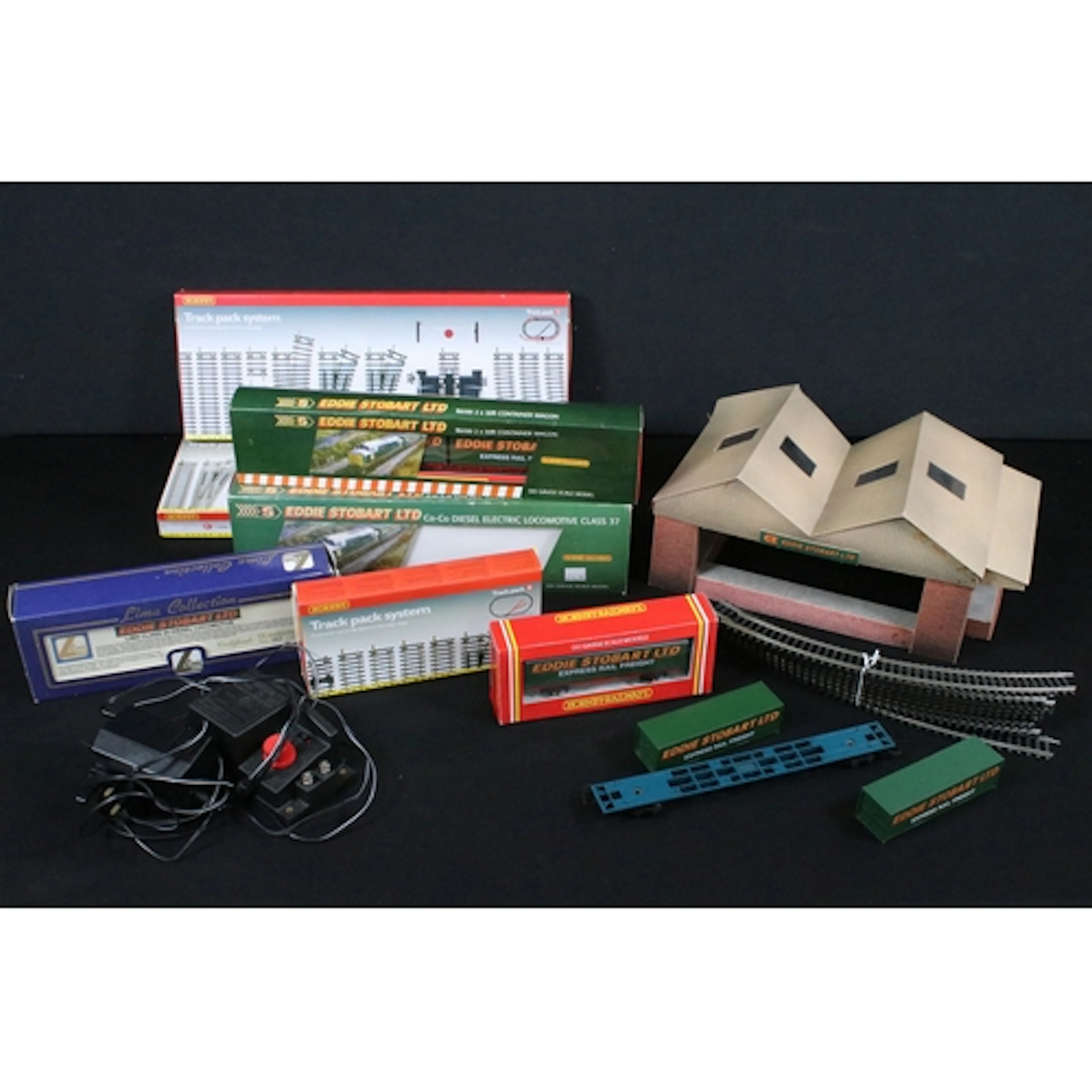 Collection of OO gauge model railway to include boxed Hornby...