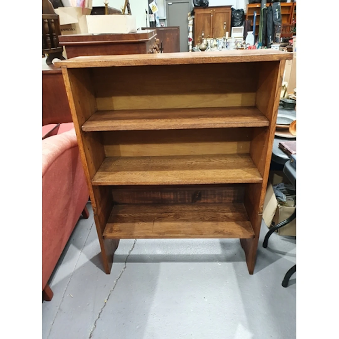 An oak open Bookcase, 4ft H, 3ft 2" W 1ft D, (R4).