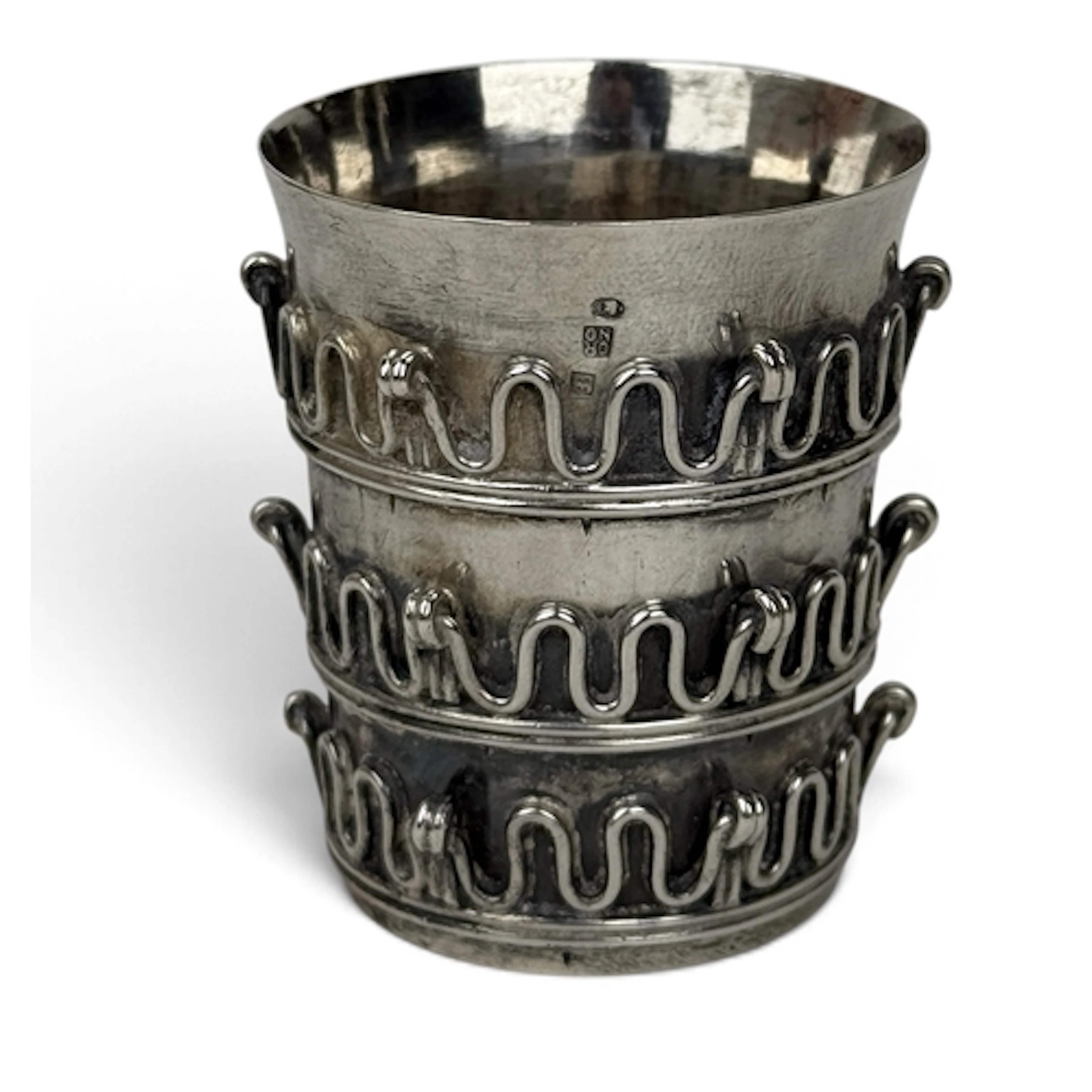 A DANISH SILVER SHOT CUP Weight: 65gms
