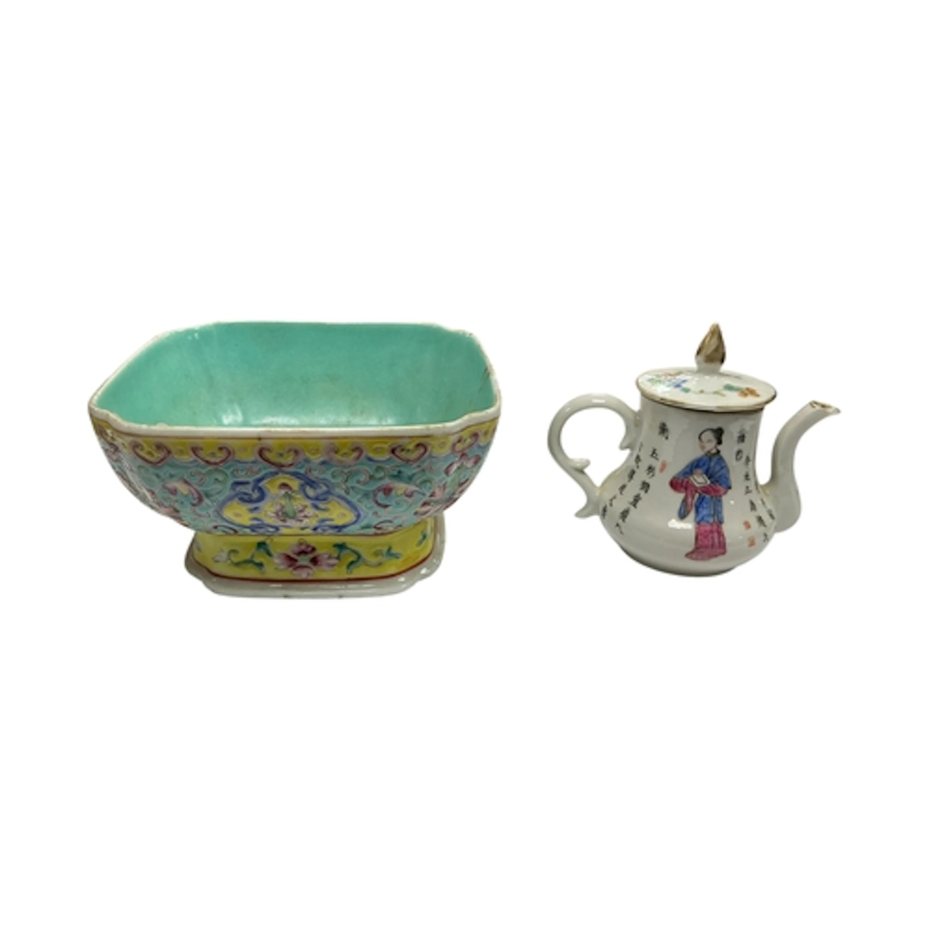 A Chinese enamelled porcelain small square bowl, Jiaqing mar...