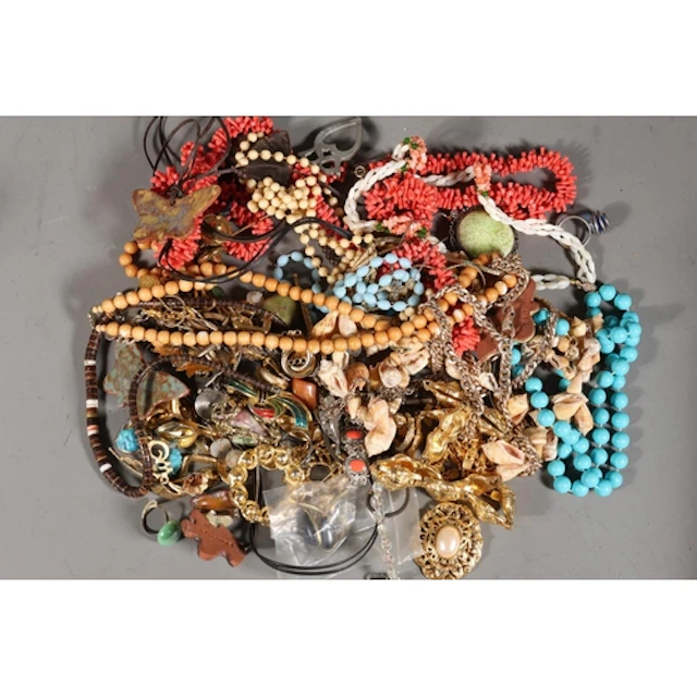 Costume jewellery to include a coral necklace, shell necklac...