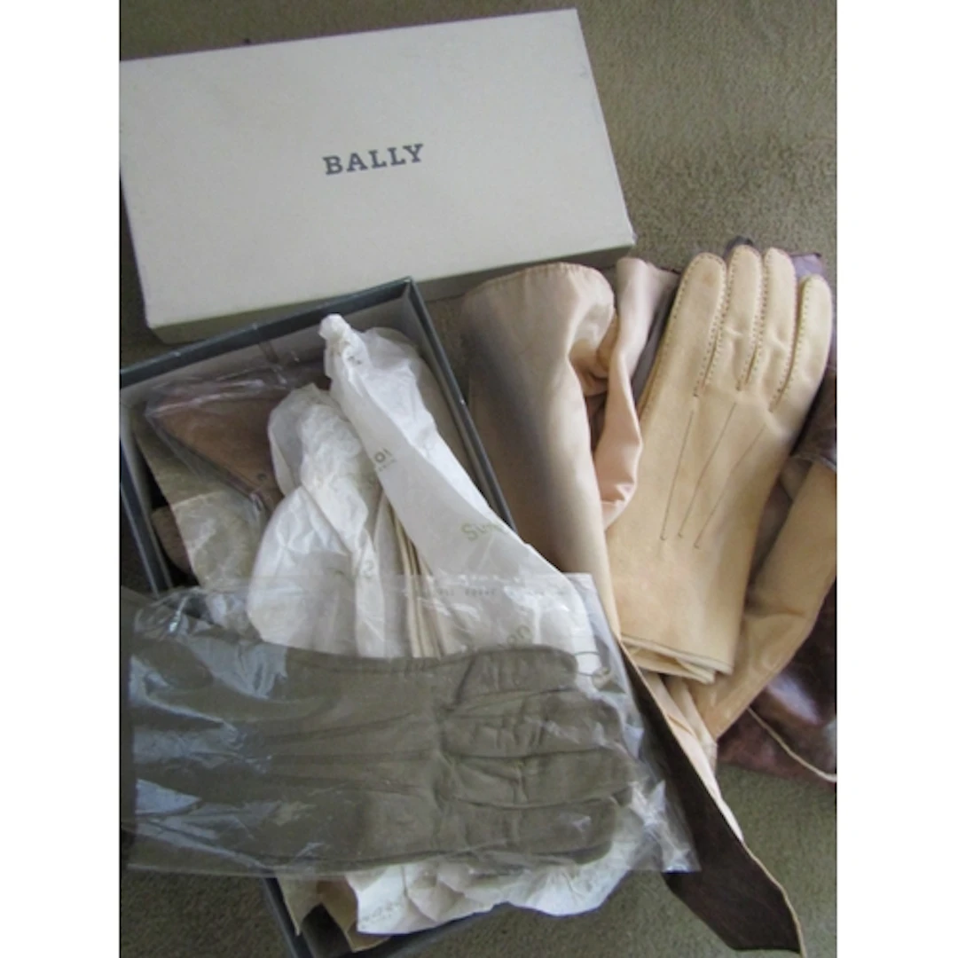 Good Collection of Various Fine Leather Ladies Gloves Most a...