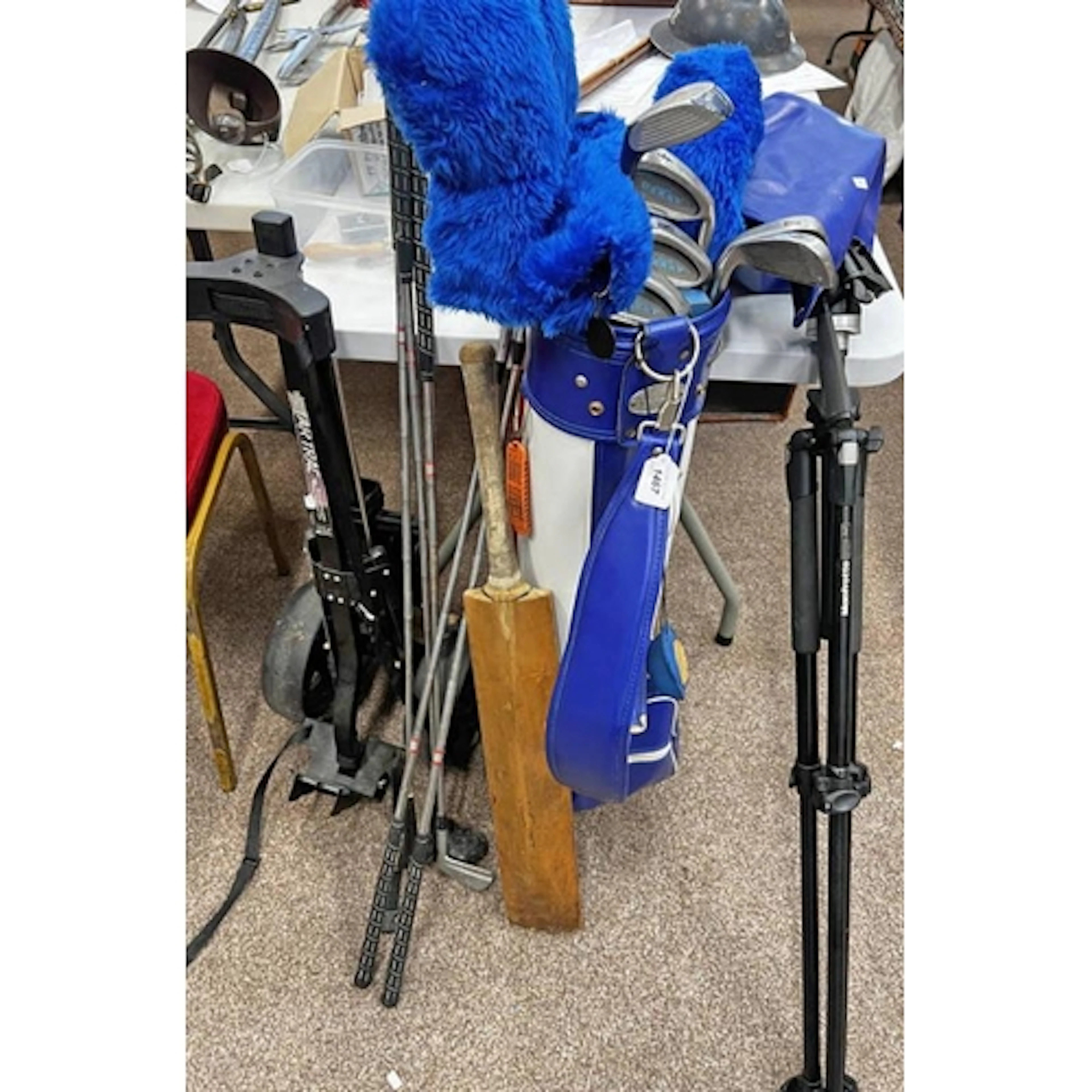 SELECTION OF GOLF CLUBS TO INCLUDE HOWSON LADY DERBY IRONS E...