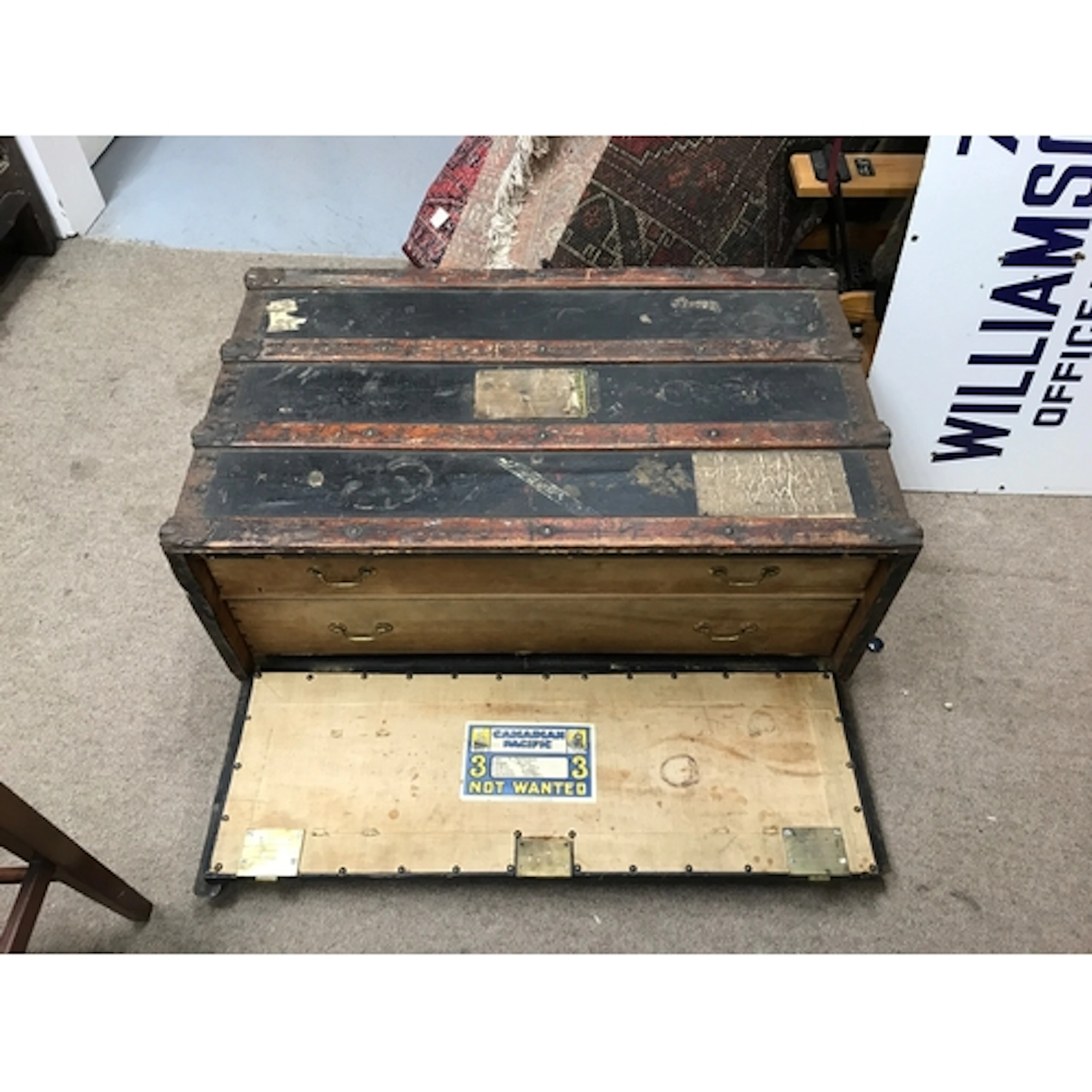A two draw travel case. 84 x 50 x 33 cm approximately
