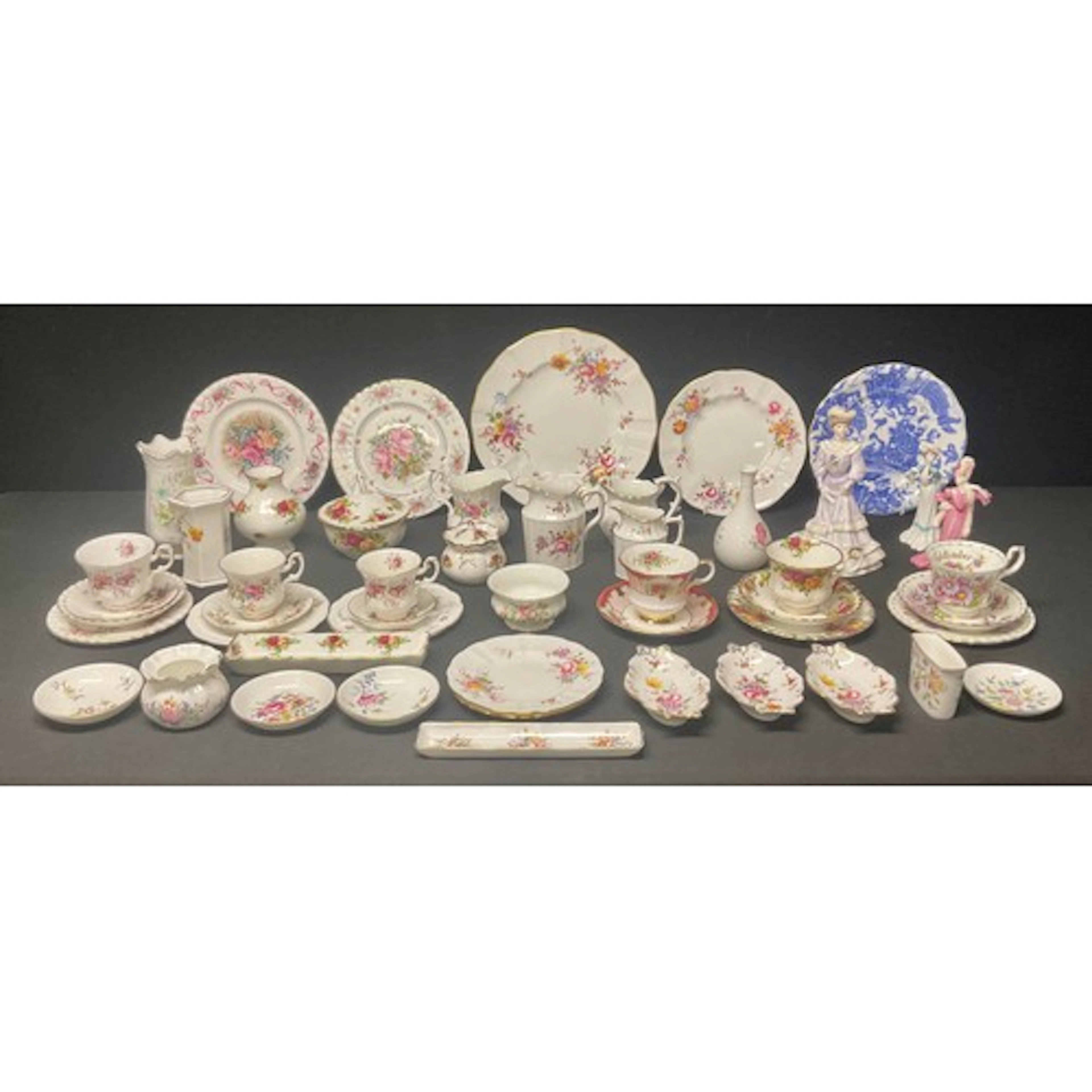 Ceramics - Royal Albert trios and table china, patterns, Mic...