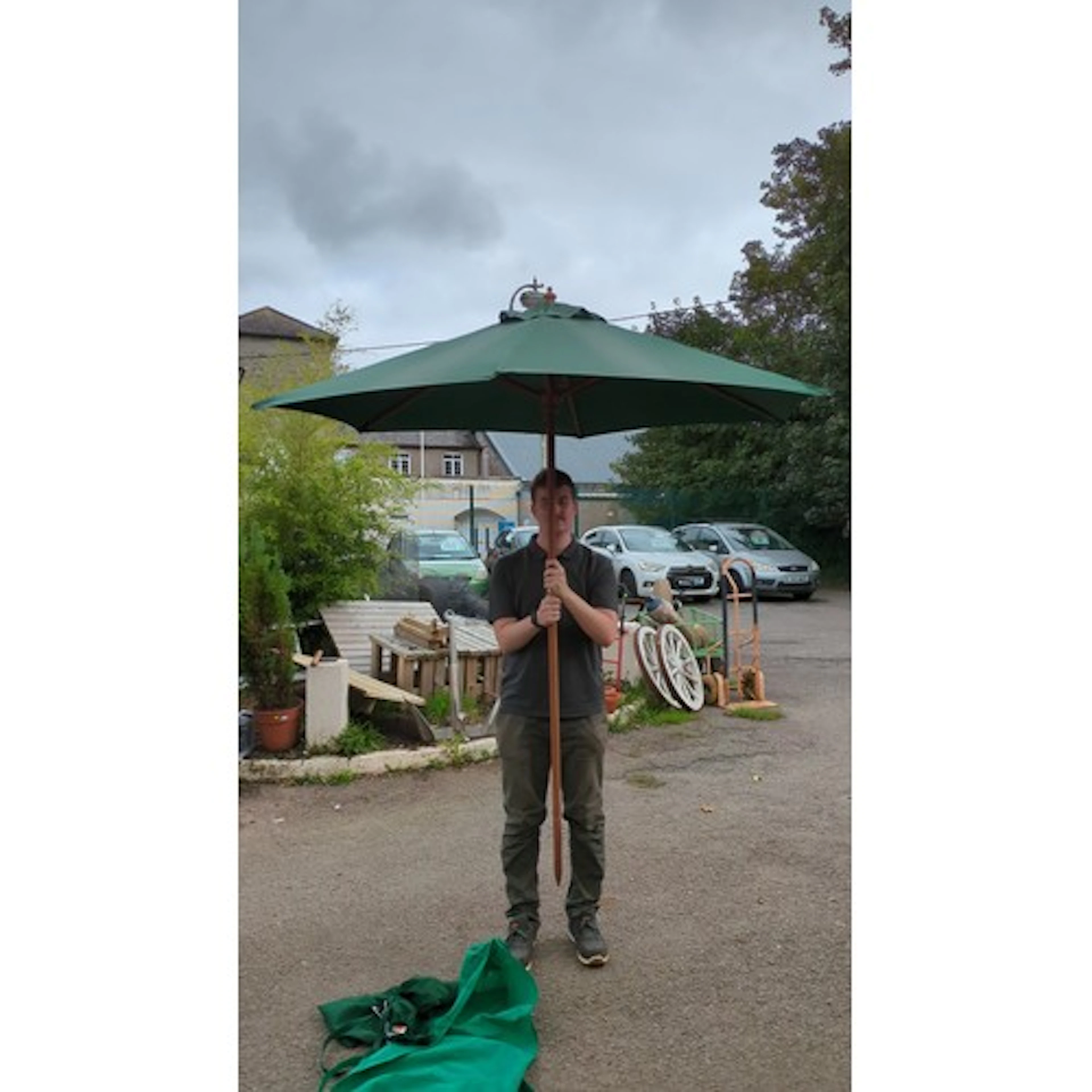 Neptune Classics green garden parasol with timber pole and r...