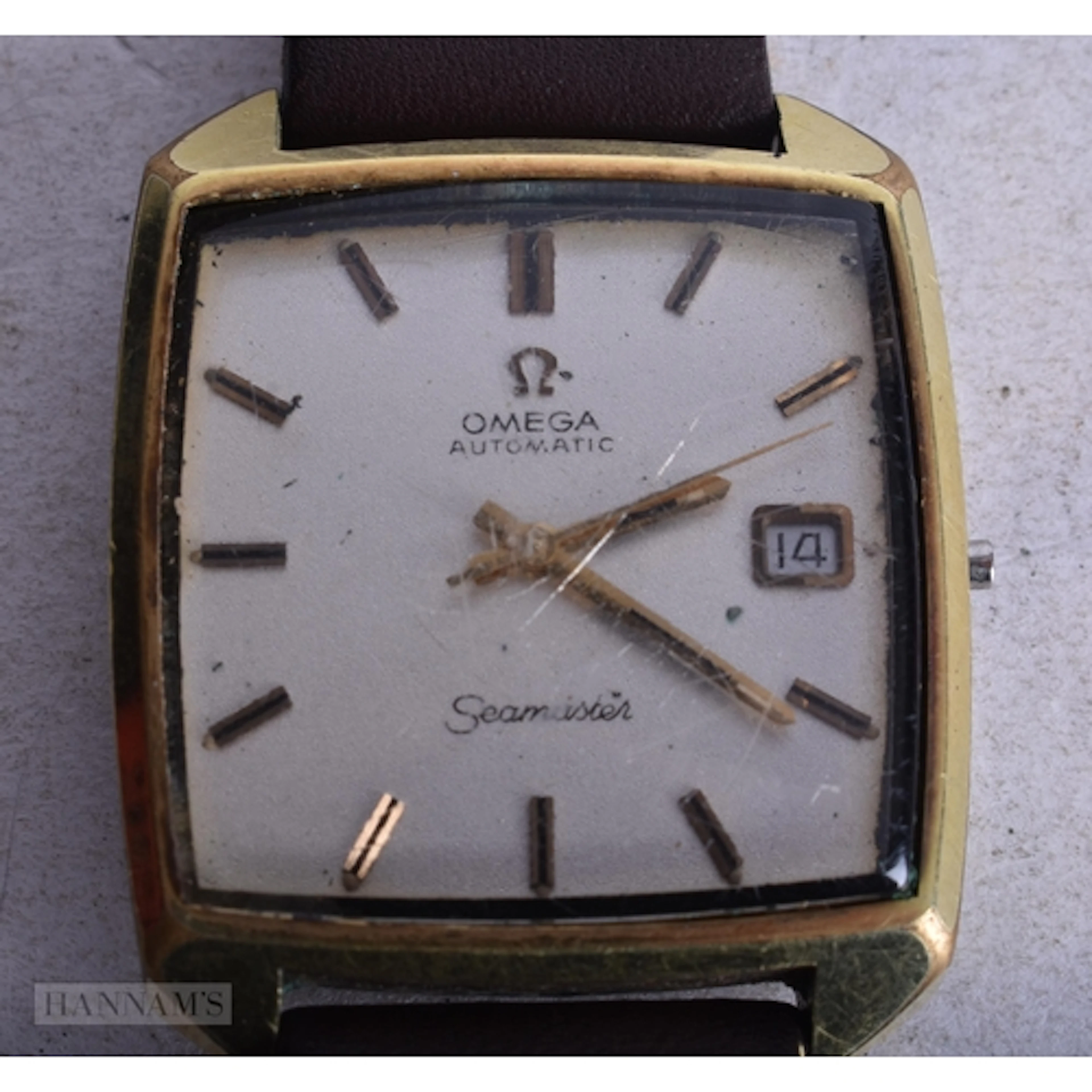 An Omega Seamaster Automatic Watch. Working. 3.5cm missing...