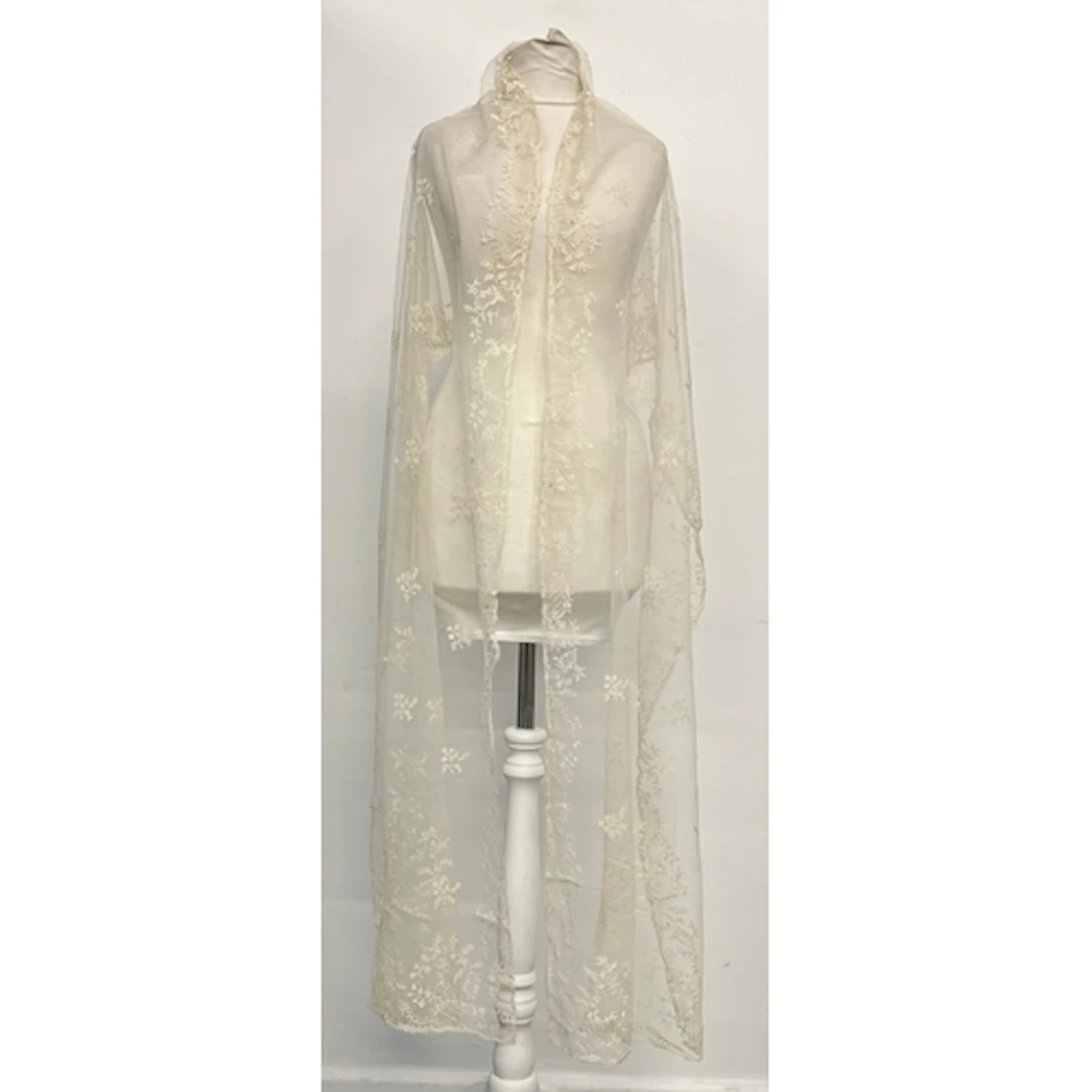 An antique lace shawl, 260cmL