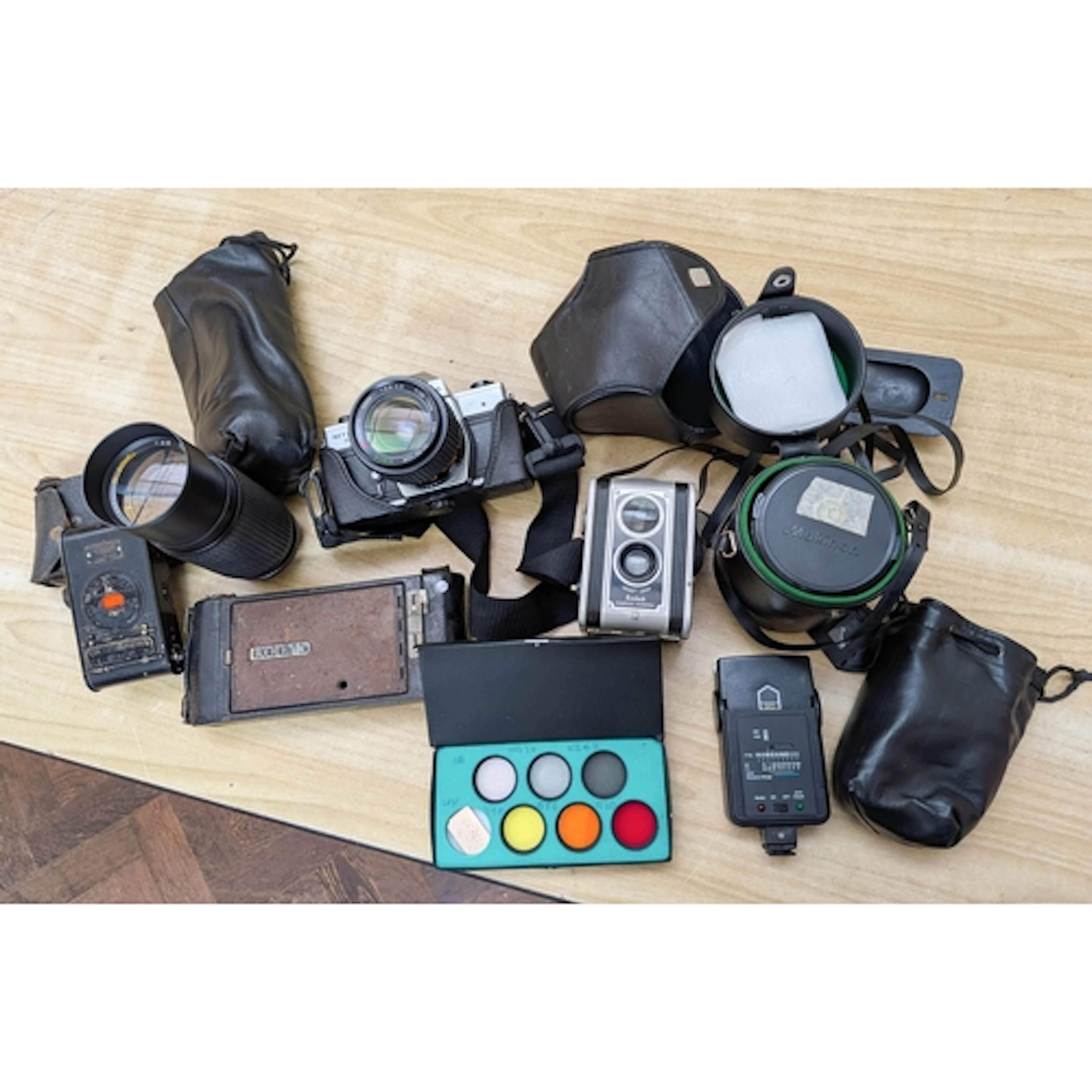 Vintage cameras to include Praktica, Kodak together with Sta...