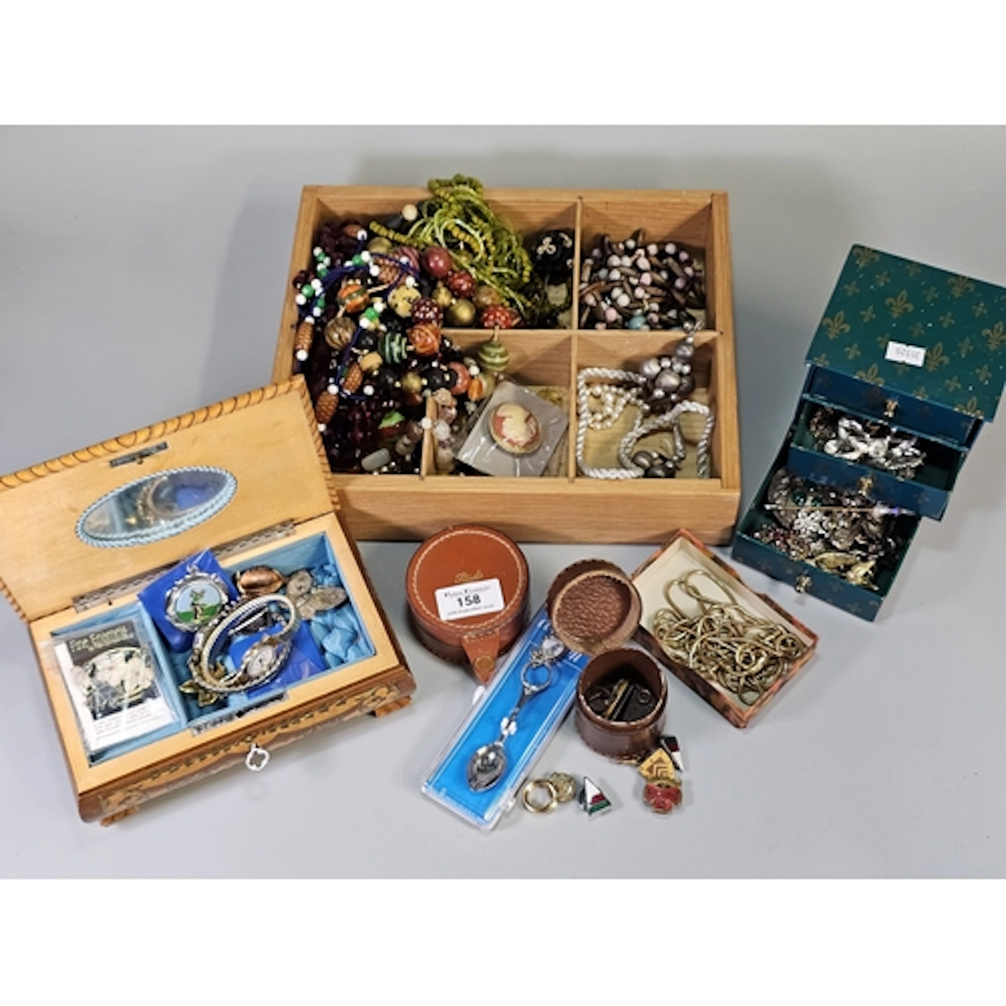 Box of assorted jewellery and other items to include necklac...