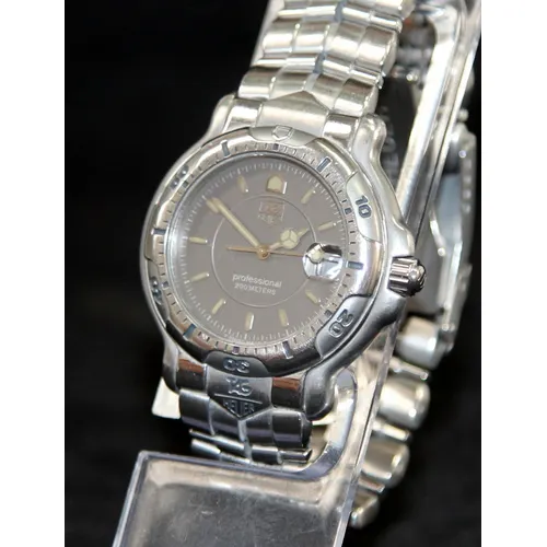 Tag Heuer 6000 Series 200M Professional gents quartz diver's...