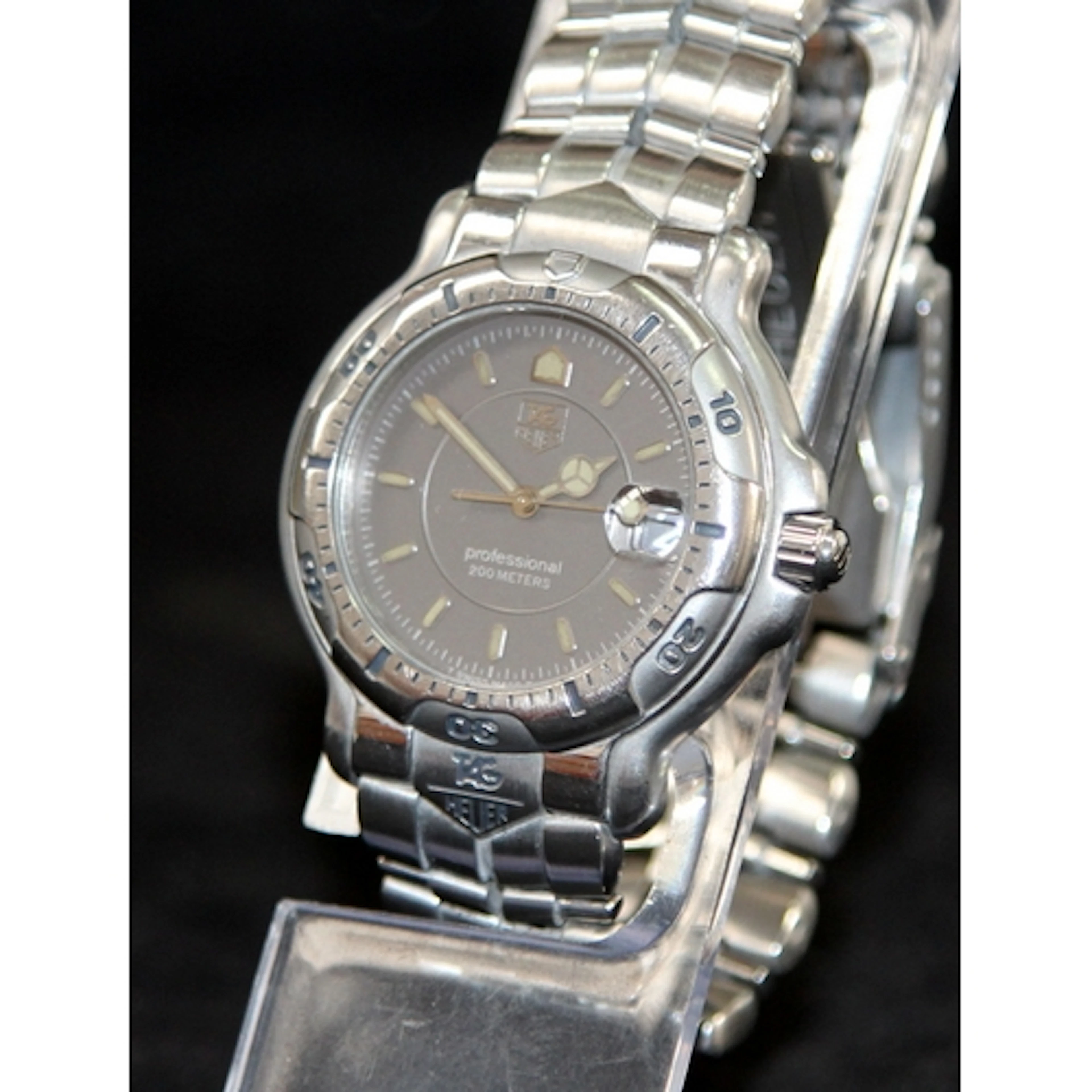 Tag Heuer 6000 Series 200M Professional gents quartz diver's...