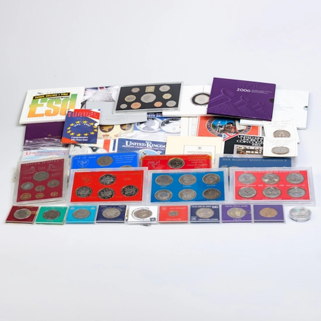 COINS GB MODERN MISC. Collection with silver proof FDC Alder...