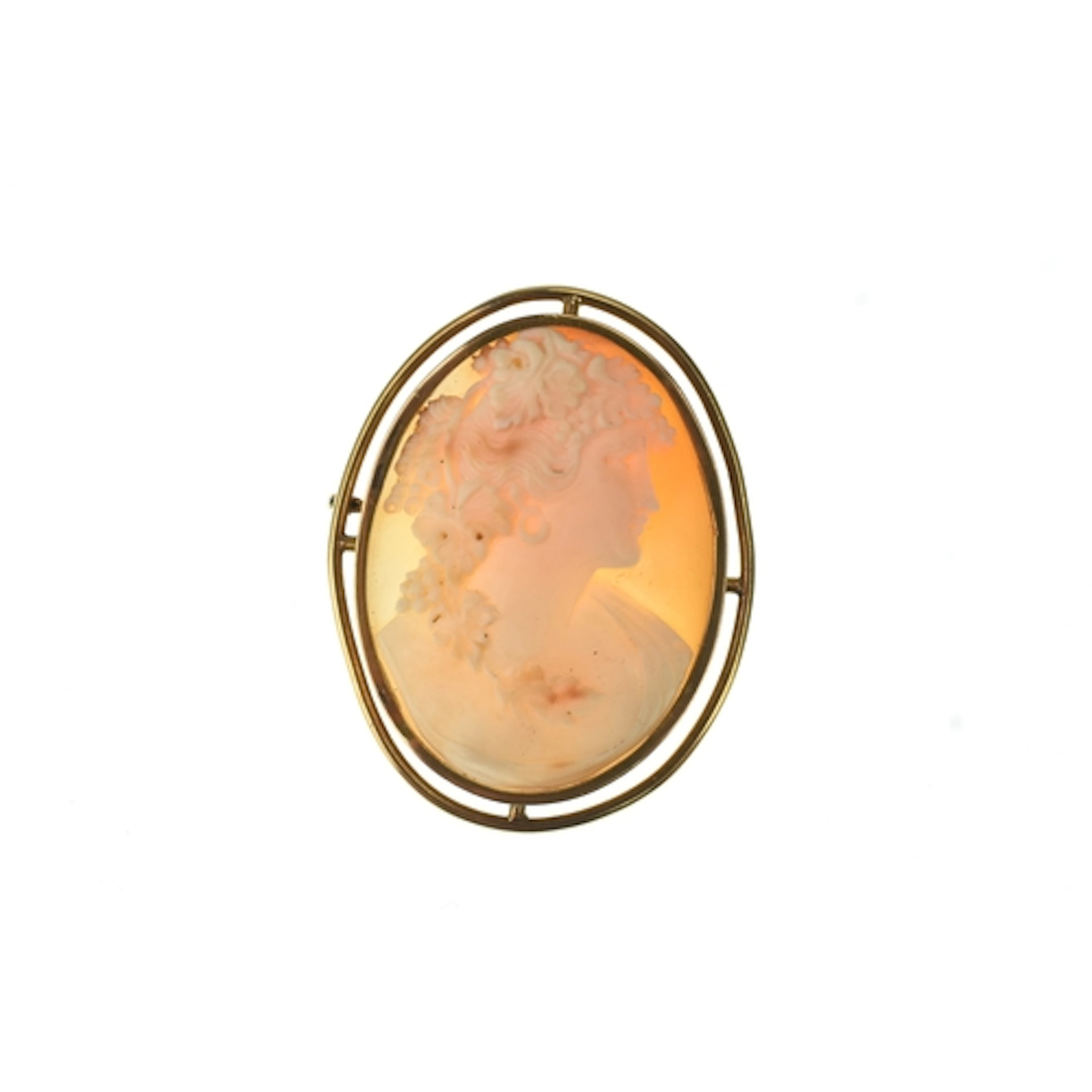 A late 19th/early 20th century yellow metal shell cameo broo...