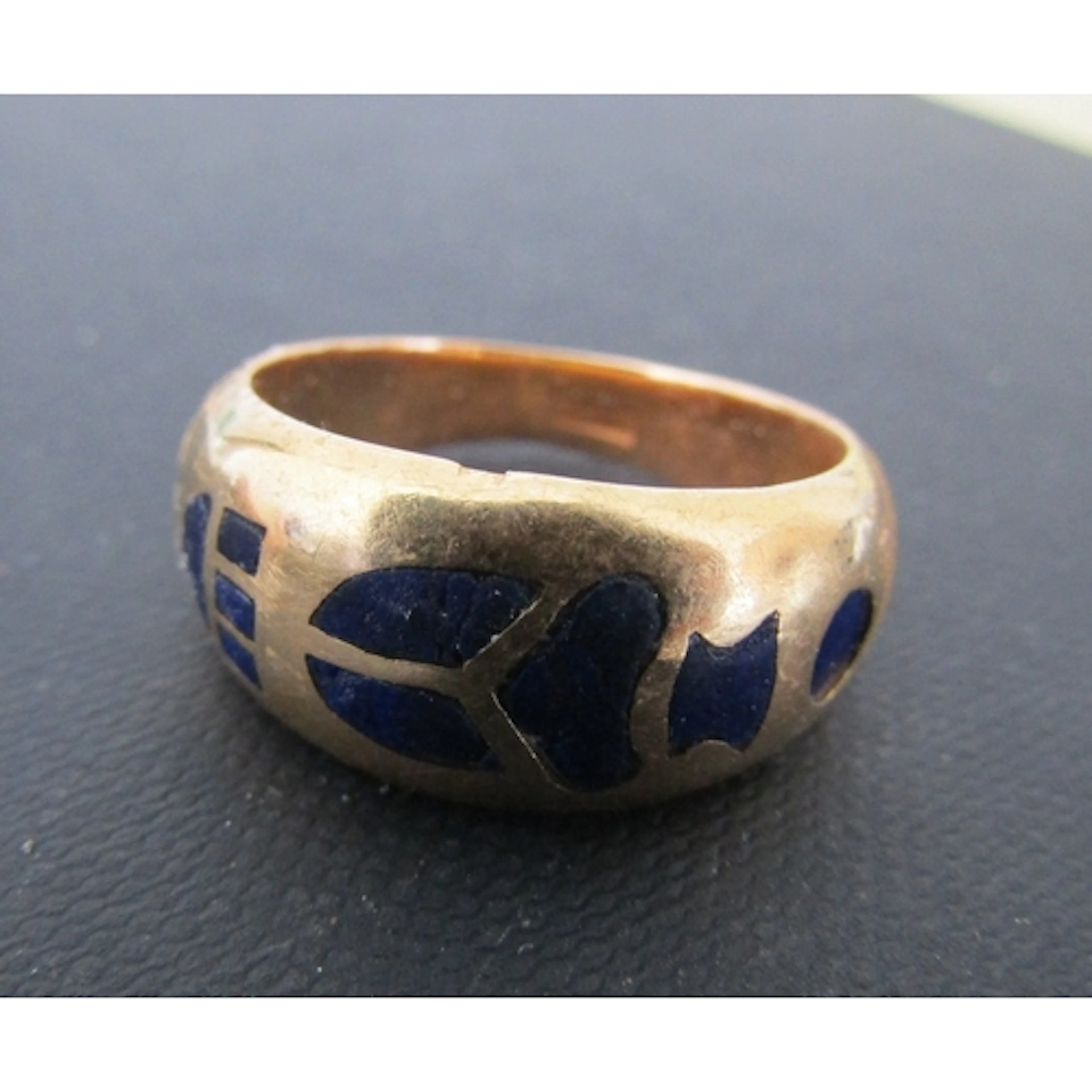 Eighteen Carat Yellow Gold Ladies Ring with Lapis Lazuli Ena...