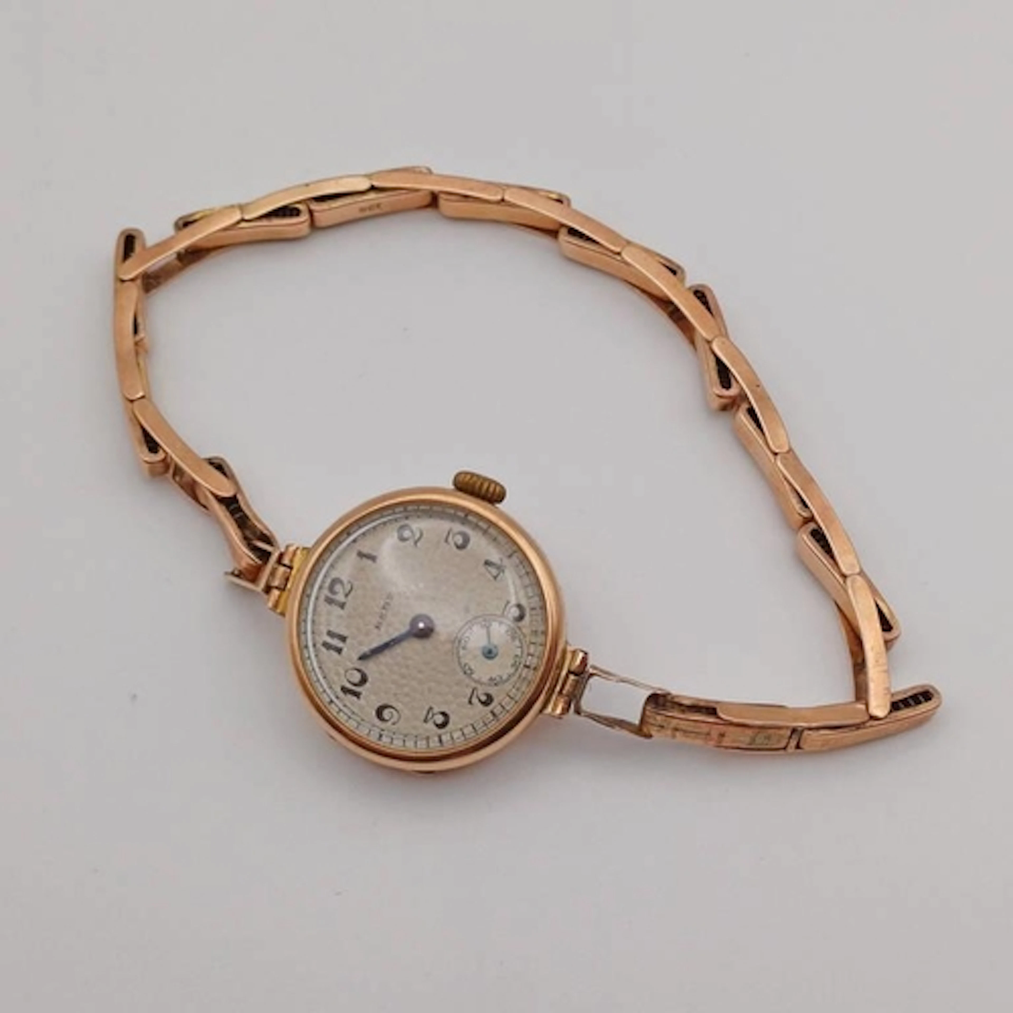 9CT GOLD LADIES WRISTWATCH ON 1 9CT GOLD EXPANDING BRACELET ...