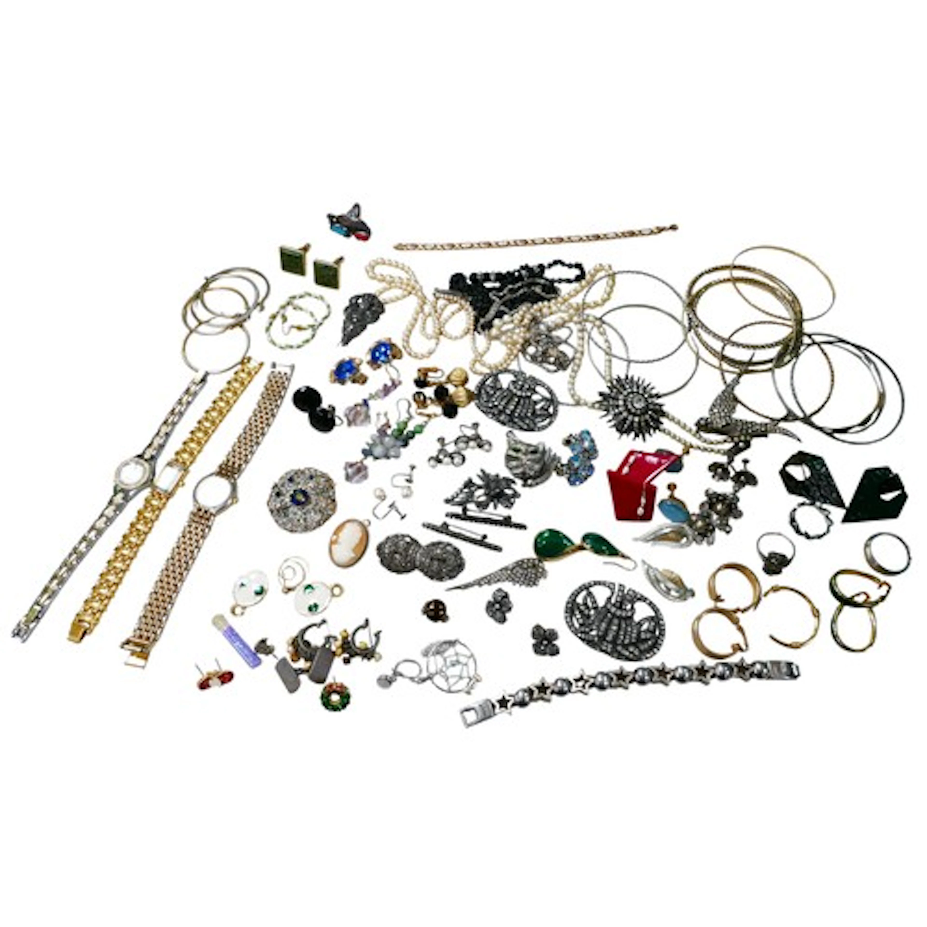 A small group of costume jewellery, including a double strin...