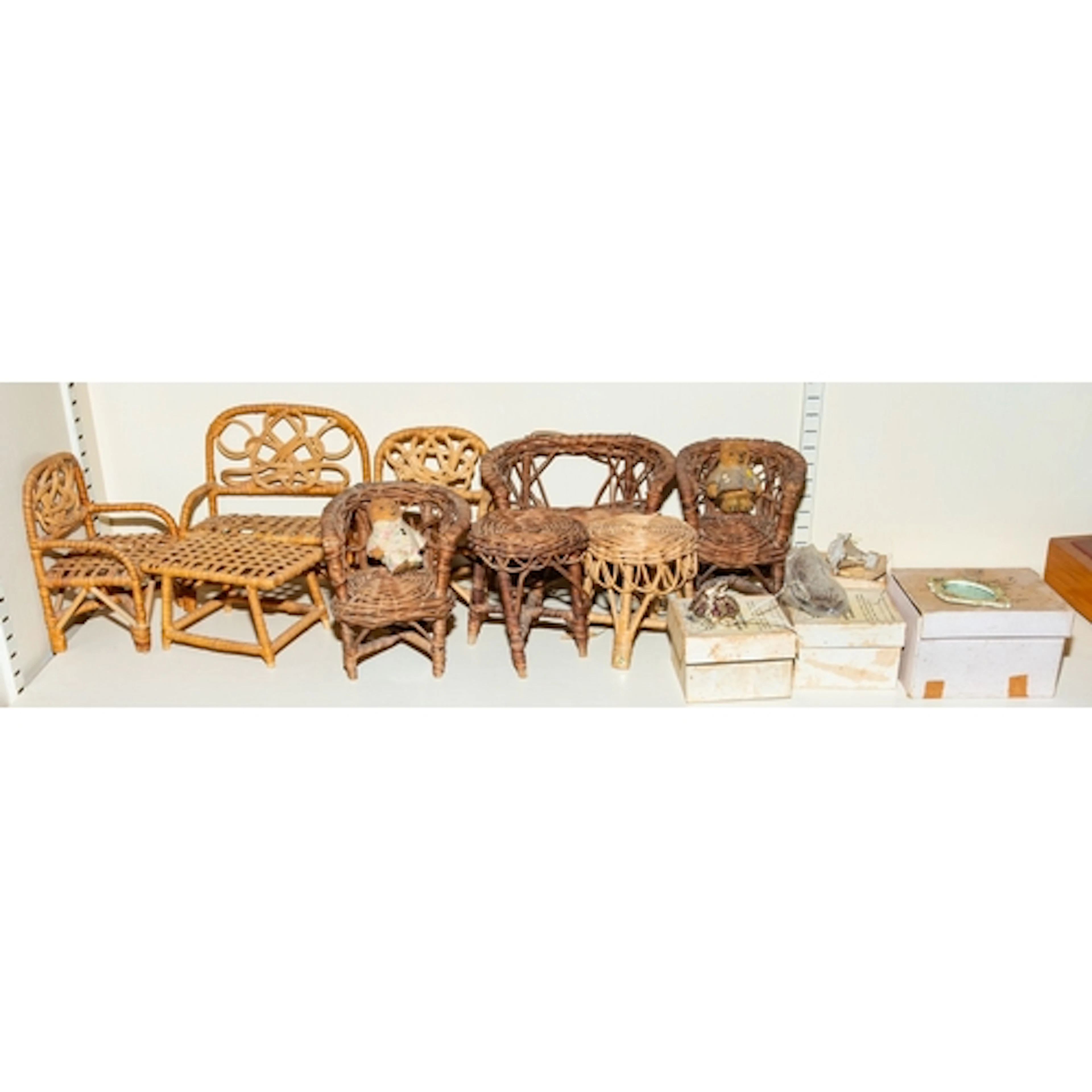 A collection of early 20th century and later dolls house can...
