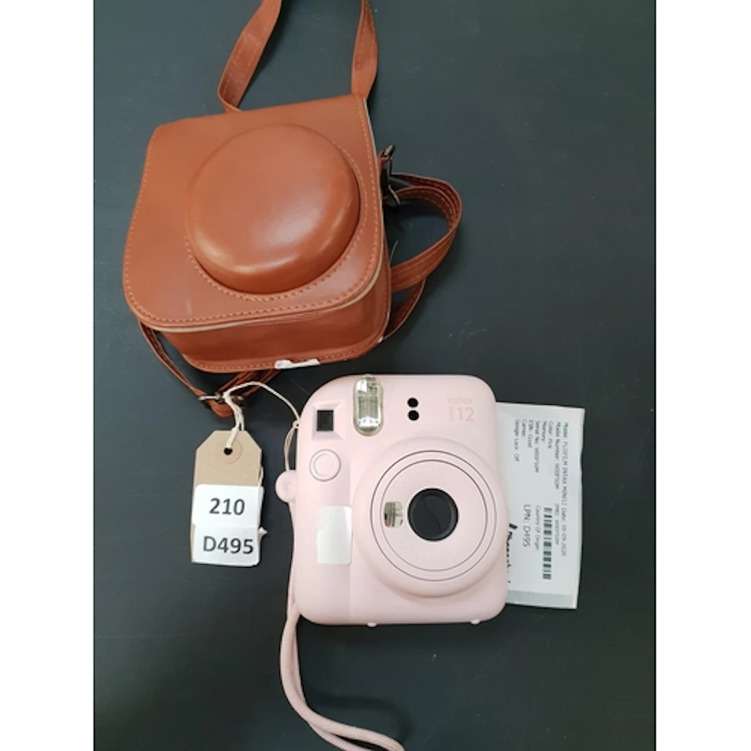 CAMERA FUJIFILM INSTAX MINI 12 CAMERA model W00F50M, in case