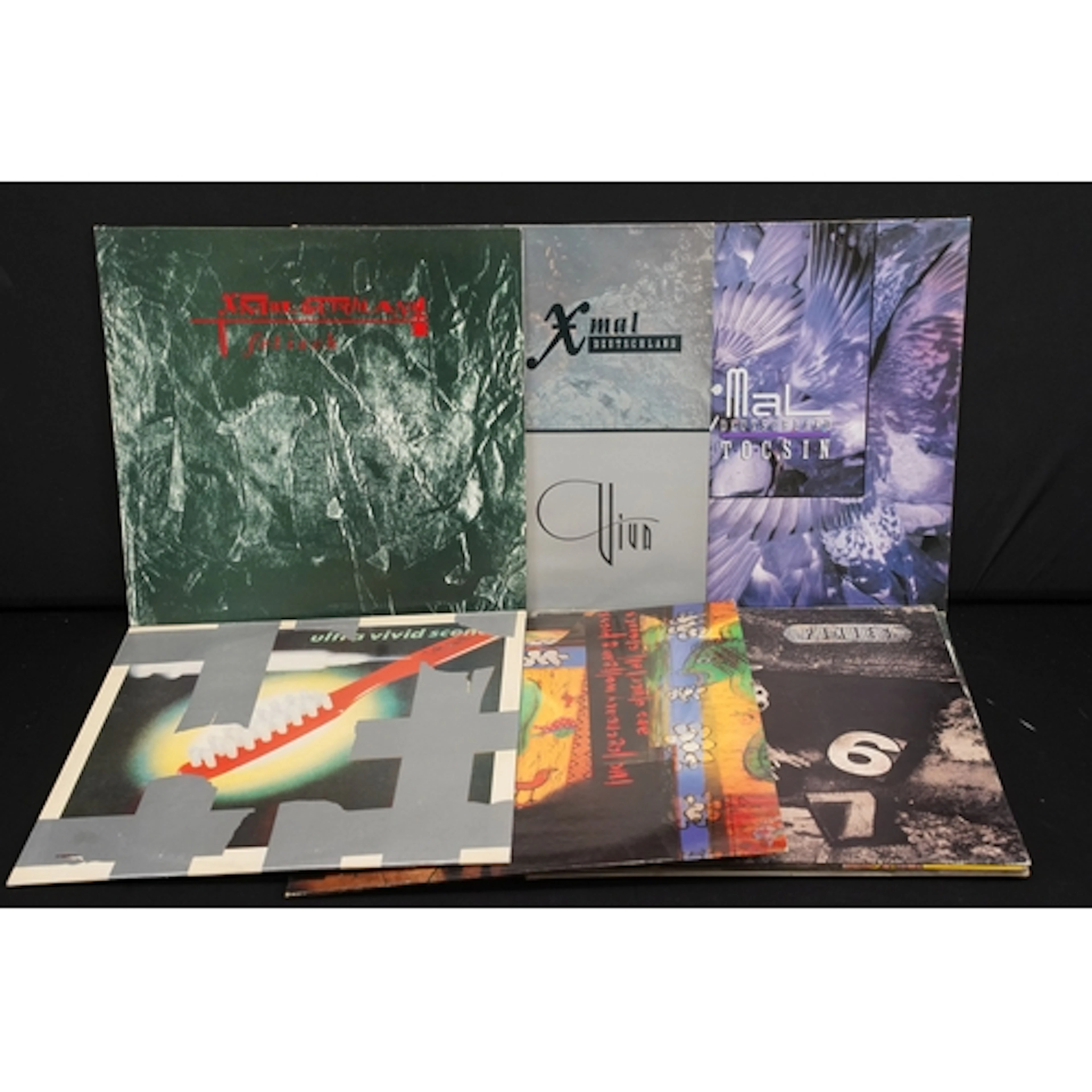 Vinyl - 5 Alt / Rock LPs and 5 12" on 4AD Records to include...