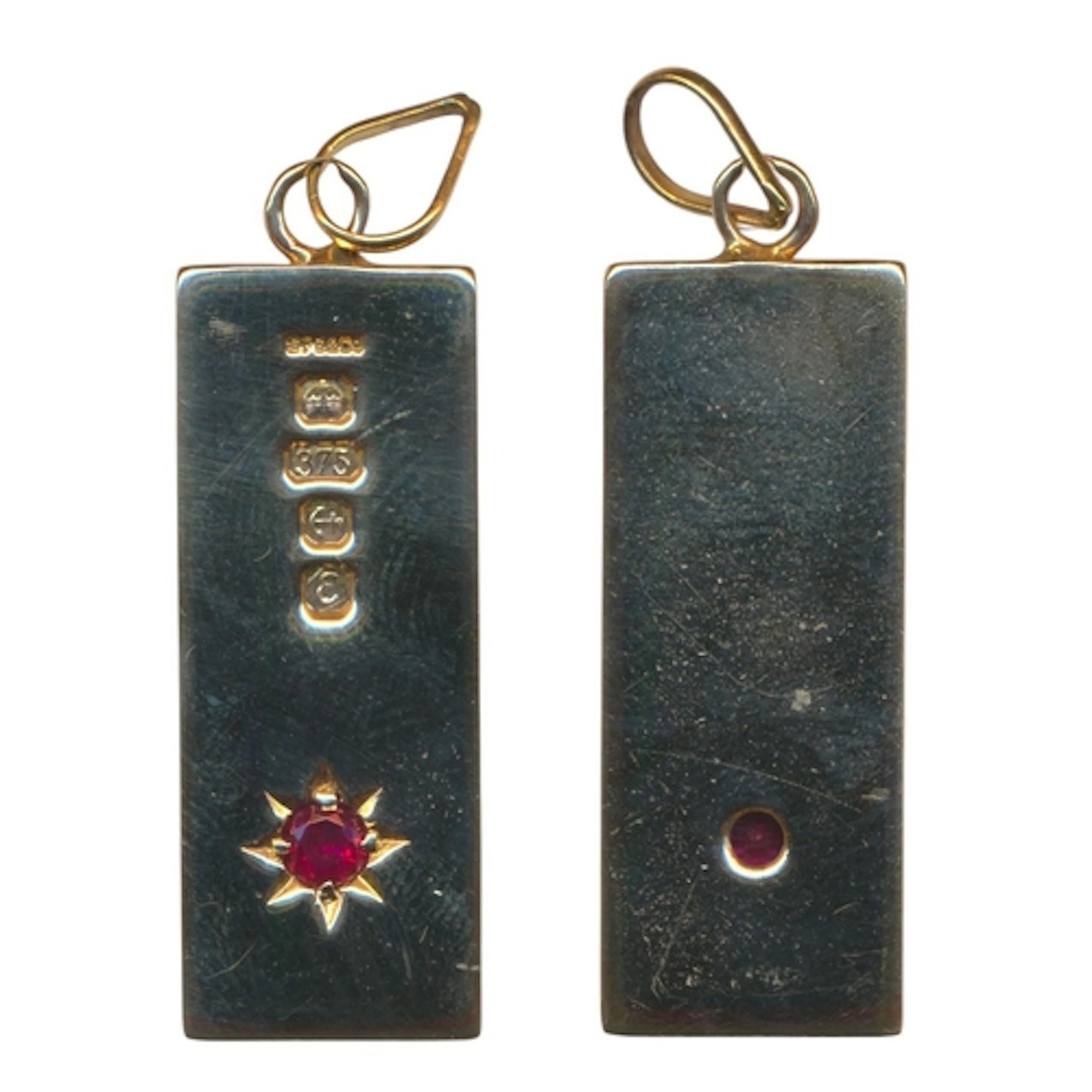 9ct pendant with red jewel, hallmark Birmingham 1979. Weight...