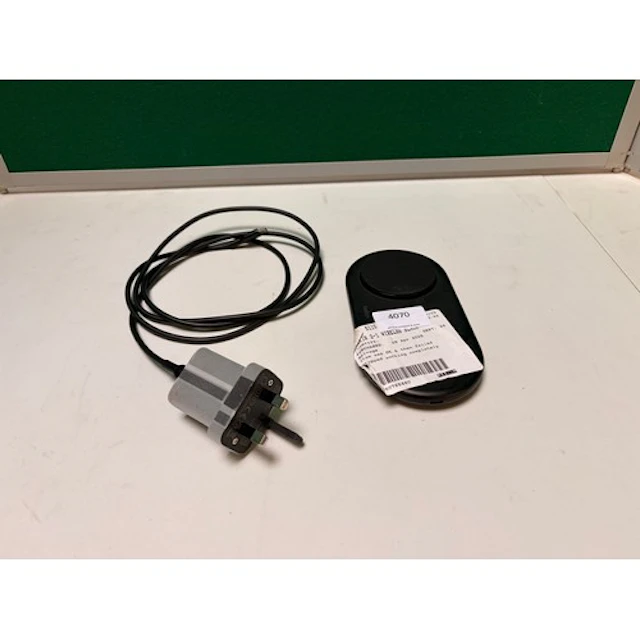 A Belkin 2-1 Wireless black charging Pad (405-259) *This lo...