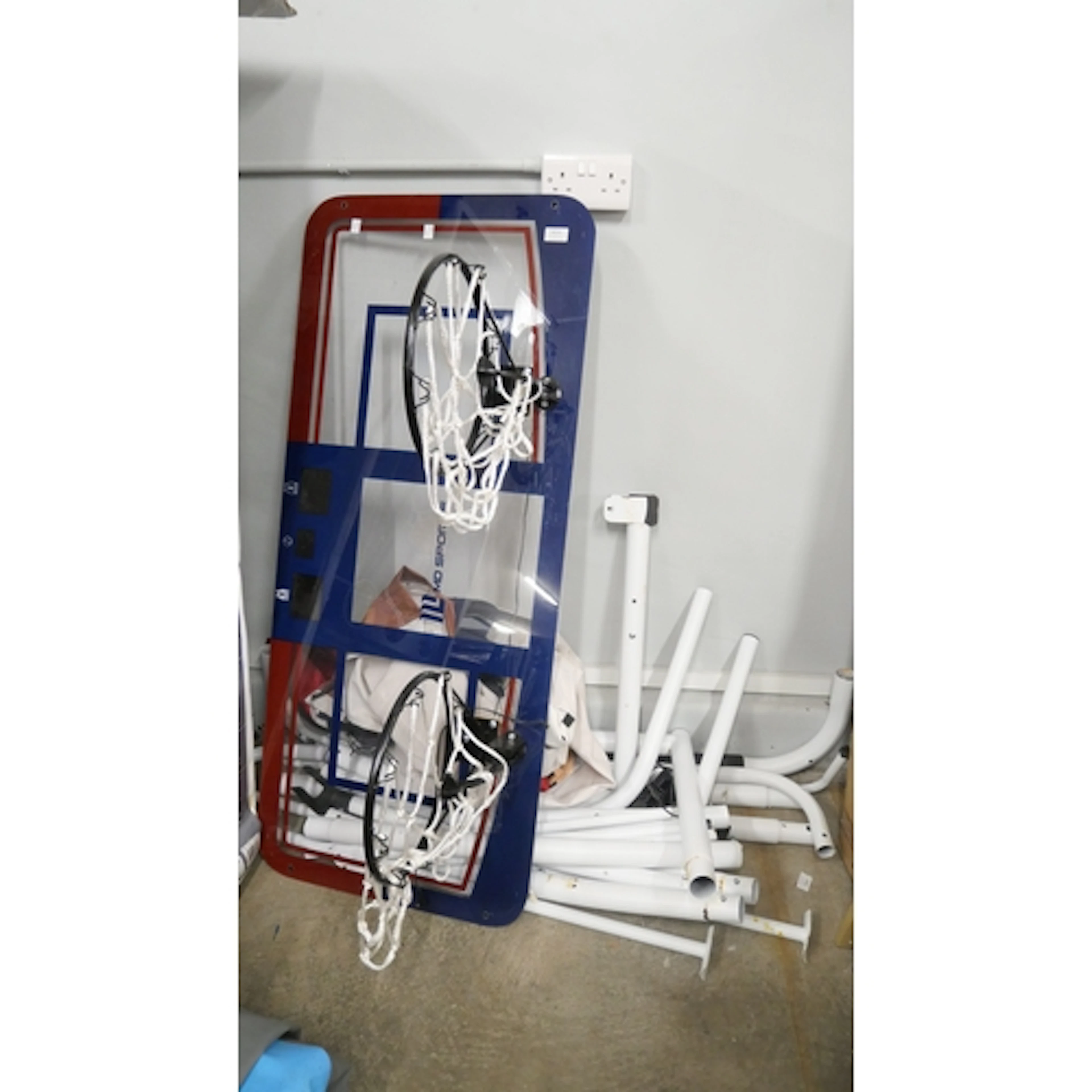 A MD Sports basketball arcade game (unchecked) original RRP ...