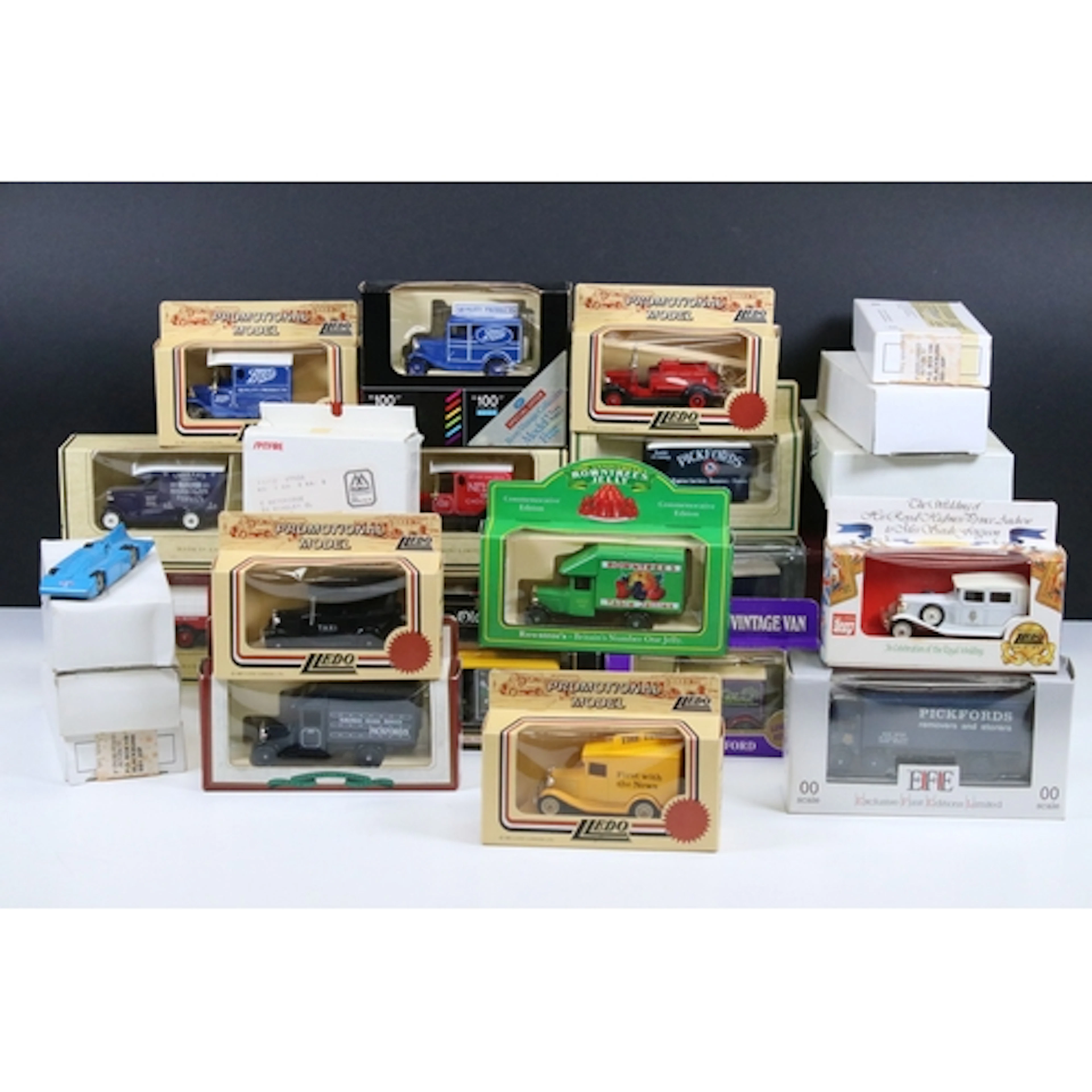 27 Boxed diecast models to include 22 x Lledo, 2 x EFE, 2 x ...
