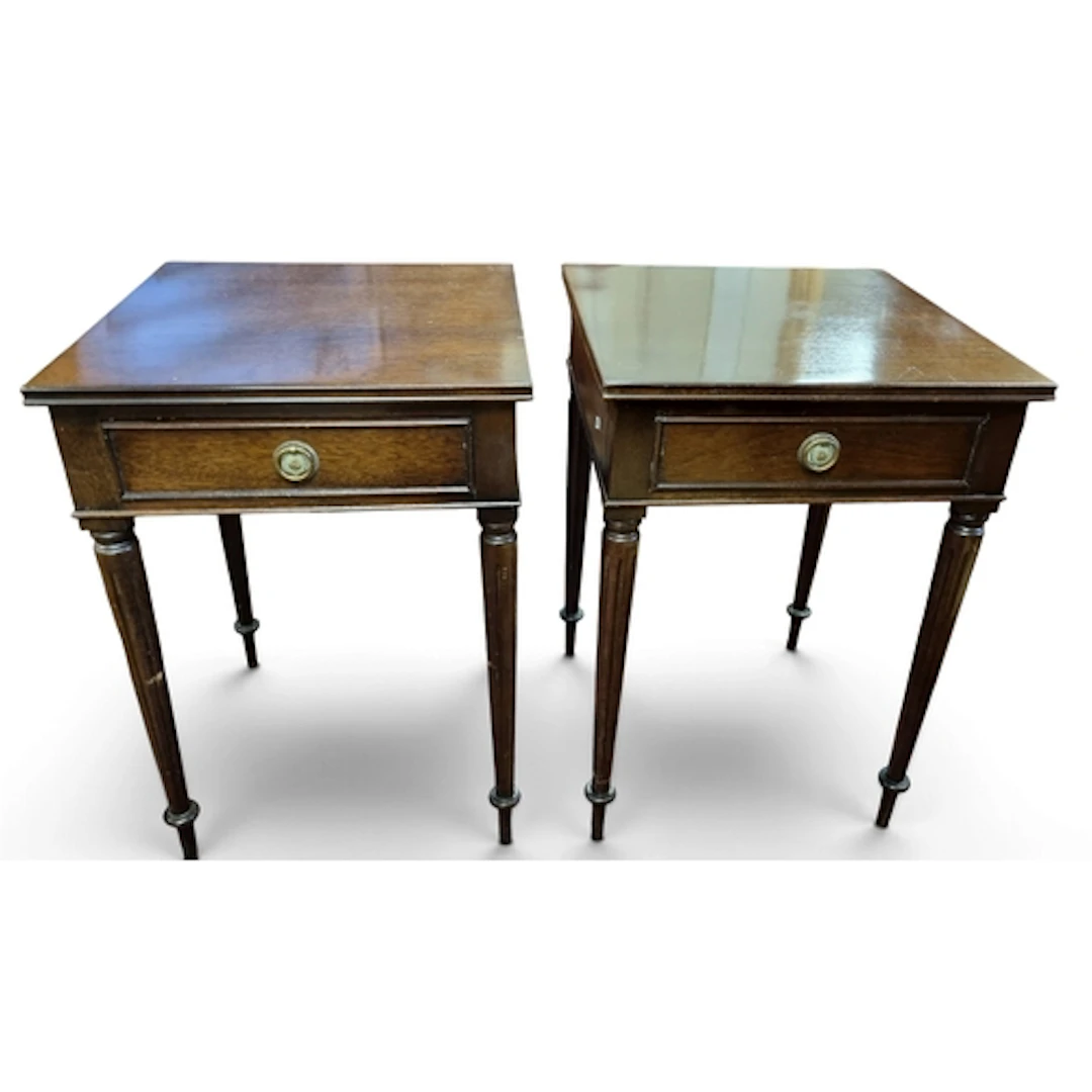 A good pair of modern Mahogany Side Tables with single friez...