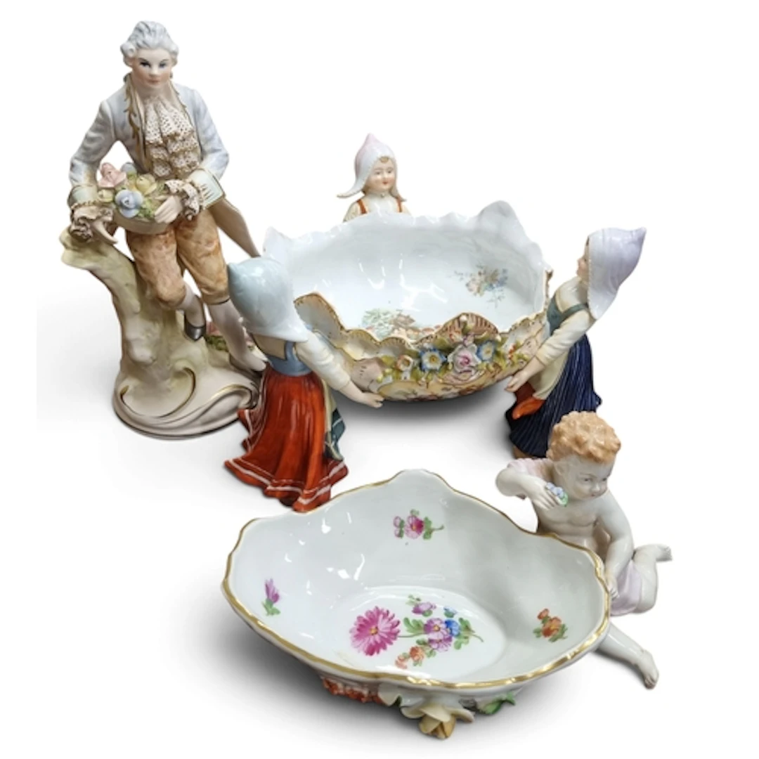 A good quantity of German Porcelain. TB 24 cm approx.