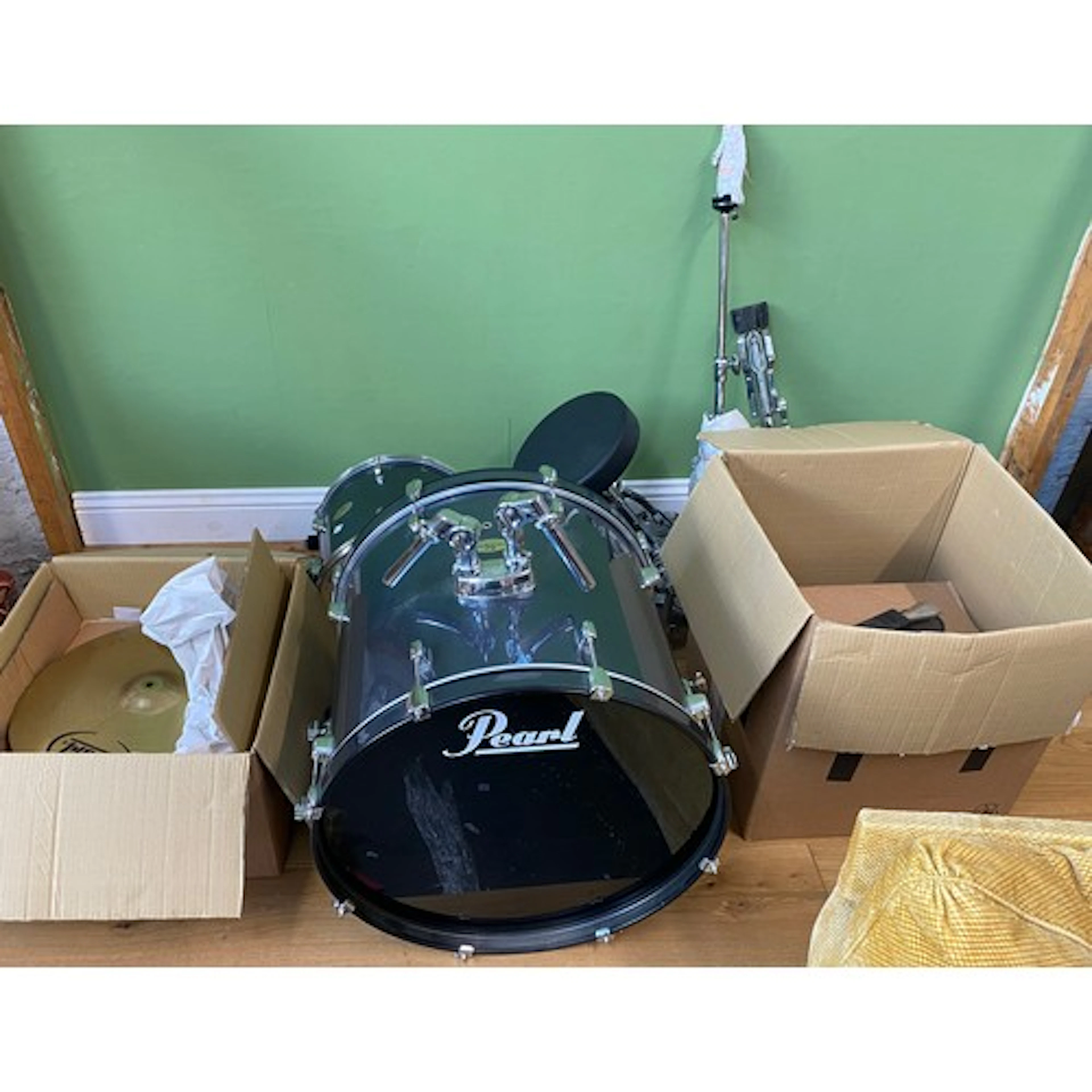 A Pearl drum kit