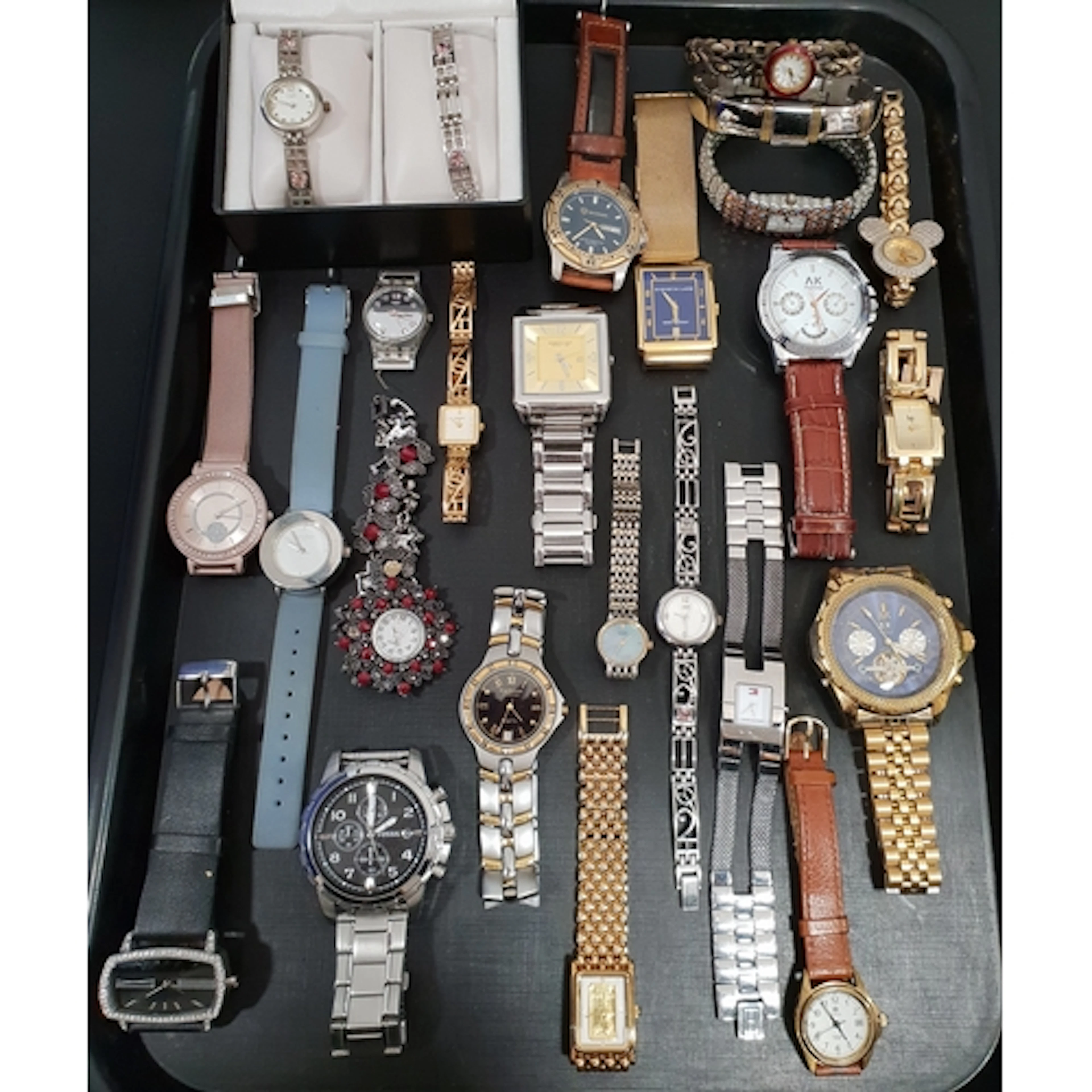 SELECTION OF LADIES AND GENTLEMEN'S WRISTWATCHES including a...