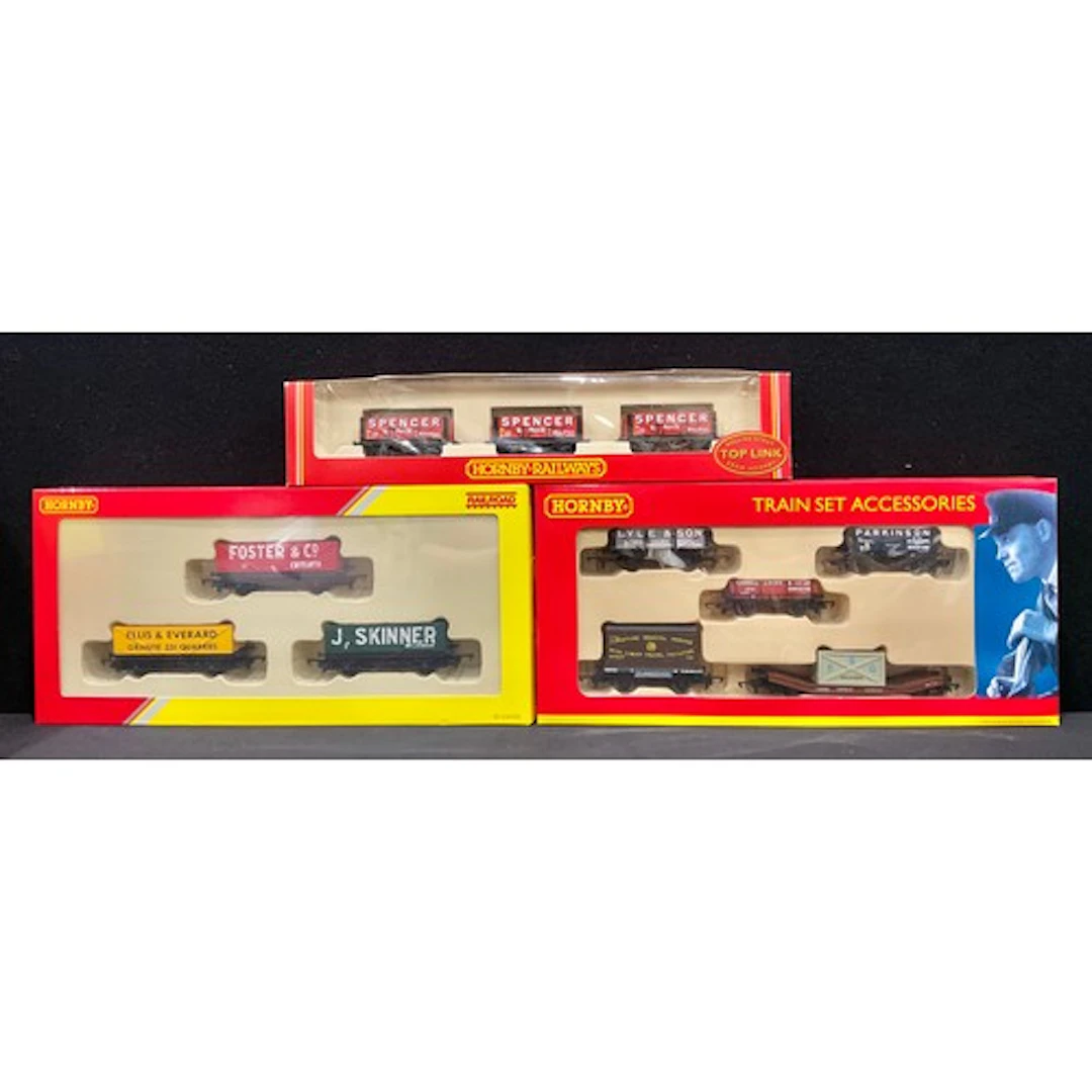 Hornby Model Railways - An accumulation of assorted wagon mu...