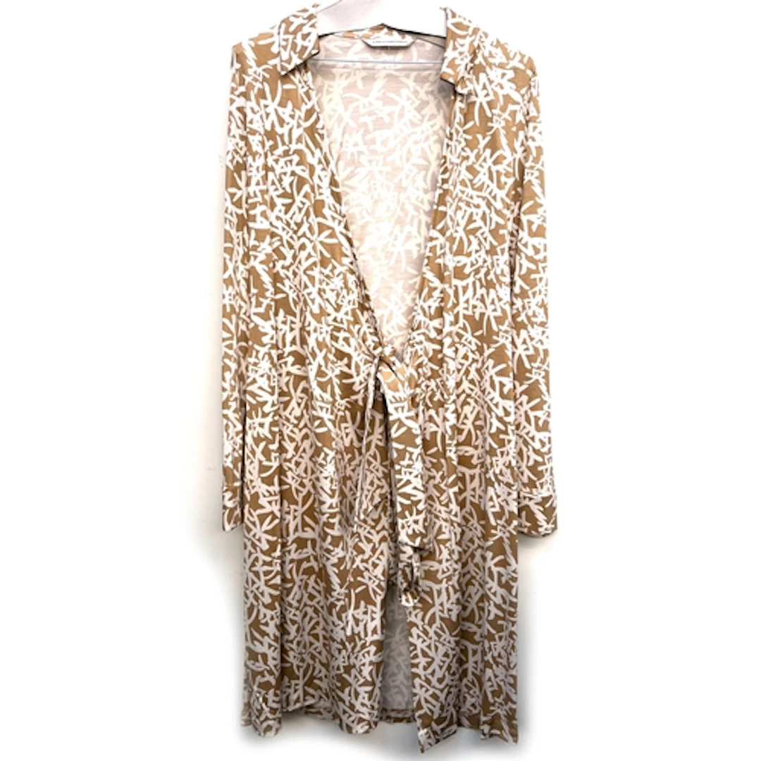 A Diane von Furstenberg silk jersey 'Jeanne' wrap dress in a...