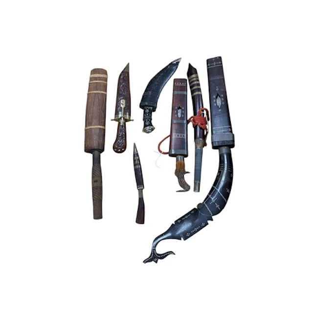 Seven assorted oriental knives, 20th century, including; two...