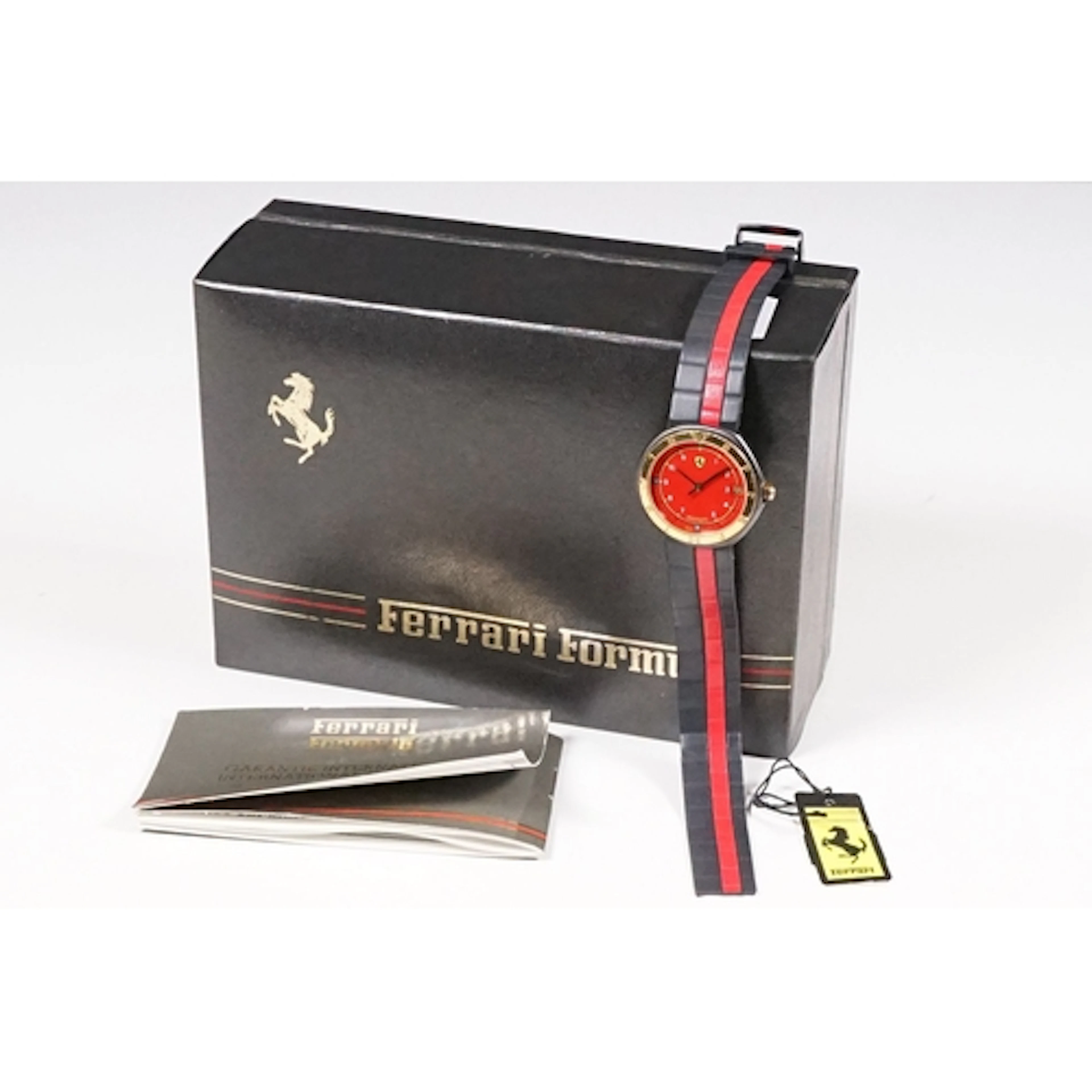 Ferrari Formula style quartz watch within box (1)