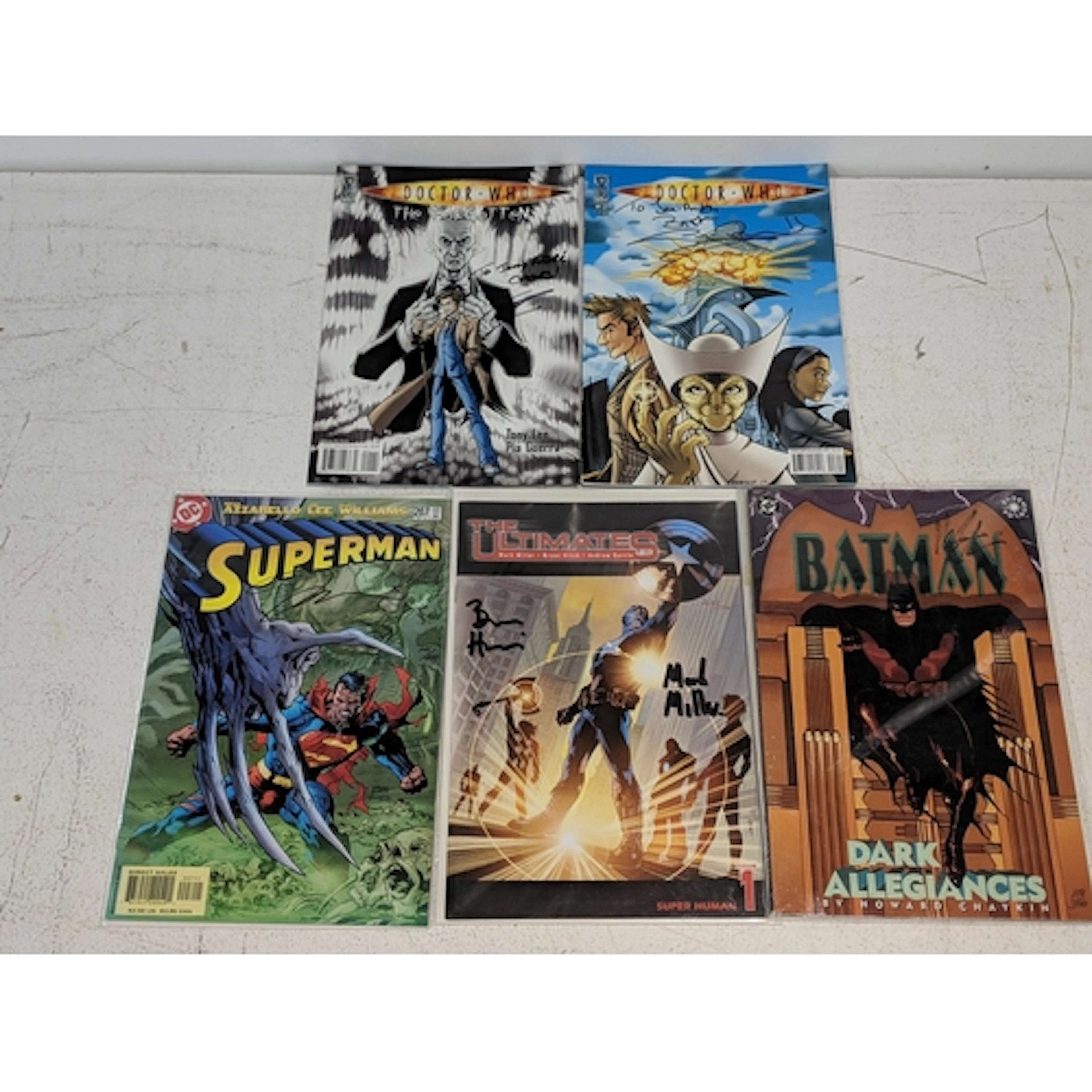 Five signed comics to include a 2007 edition of Dr Who signe...