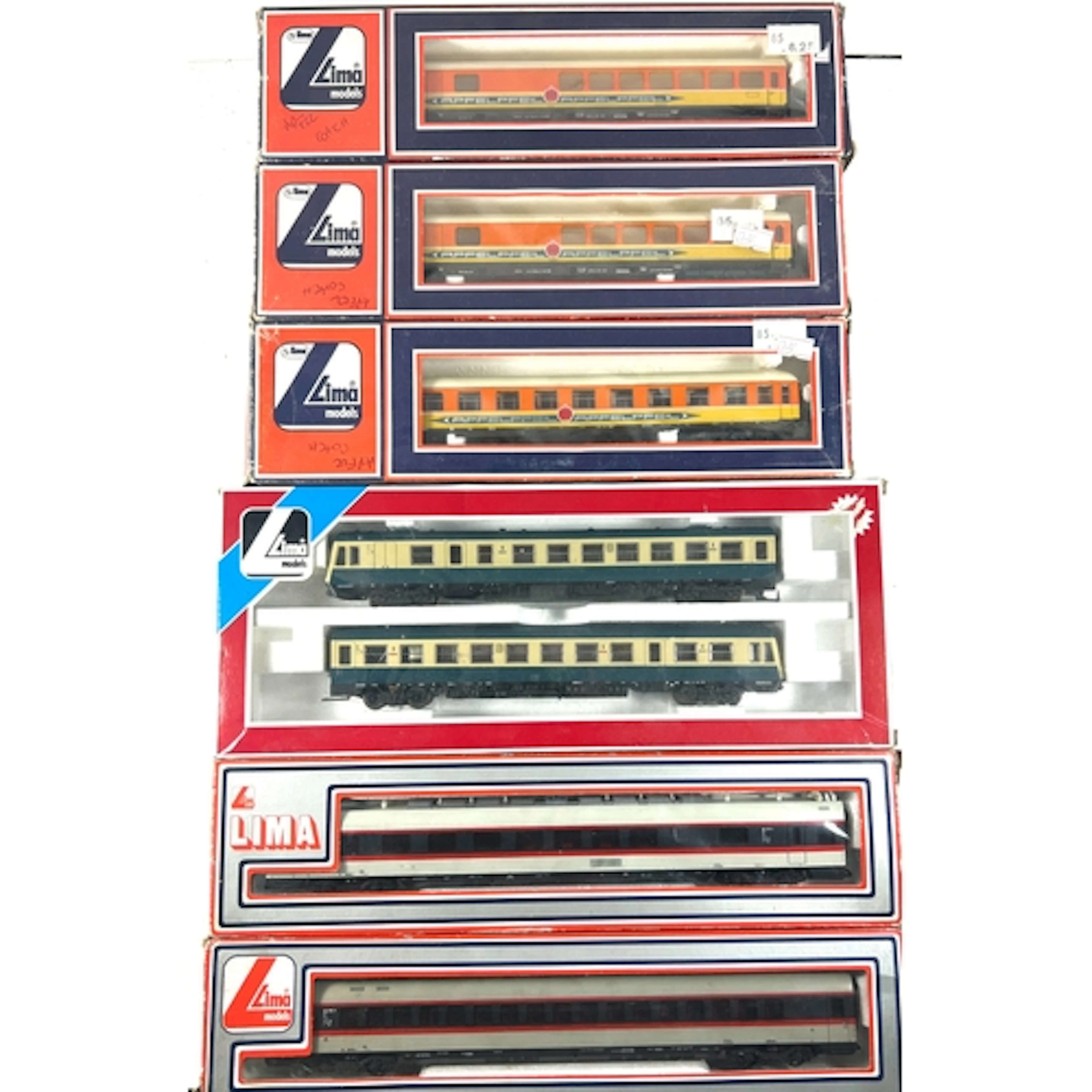 A quantity of HO German railways locomotives and passenger r...