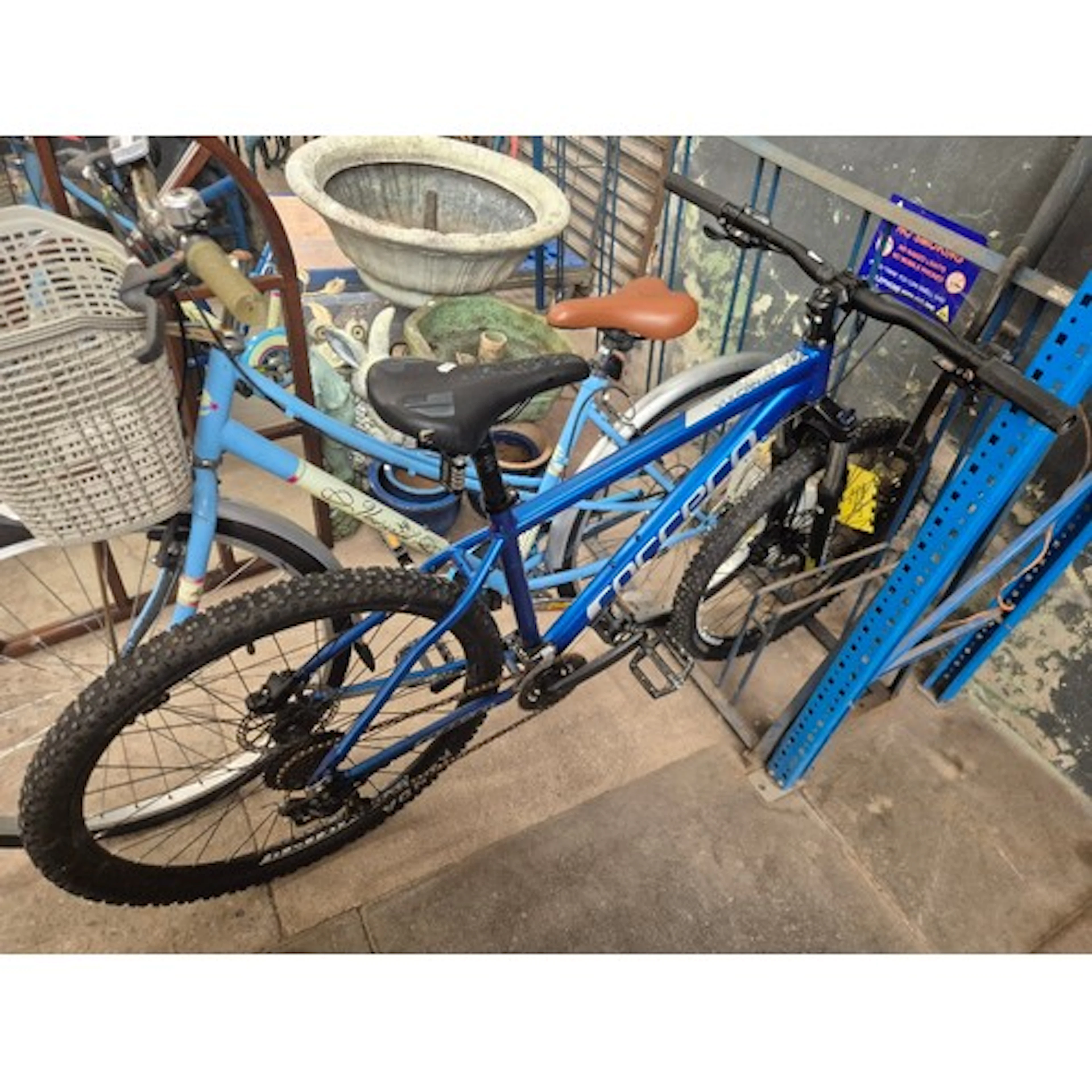 A Carrera Vulcan bike