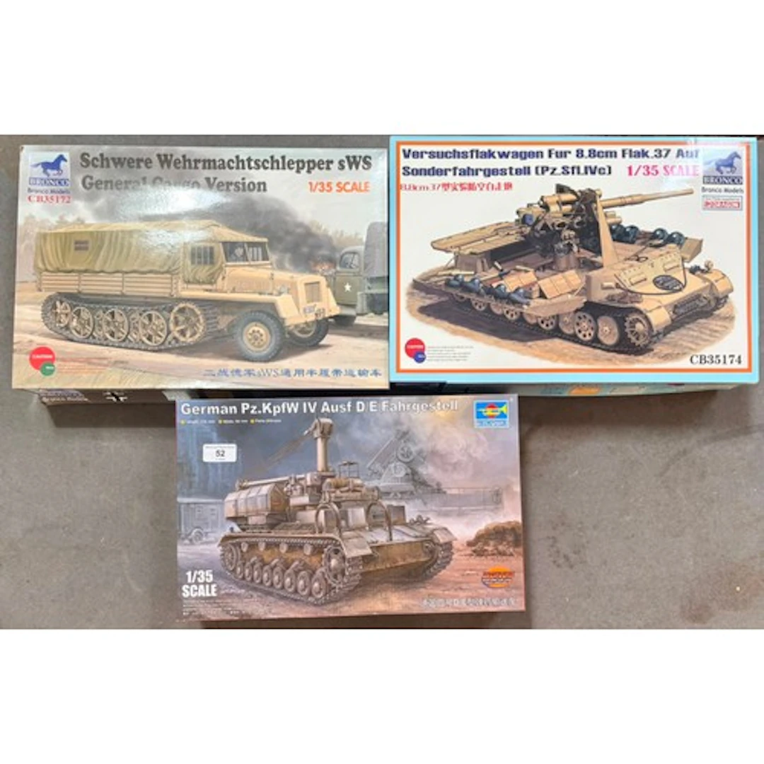 A group of three assorted military model kits (2 x Bronco & ...