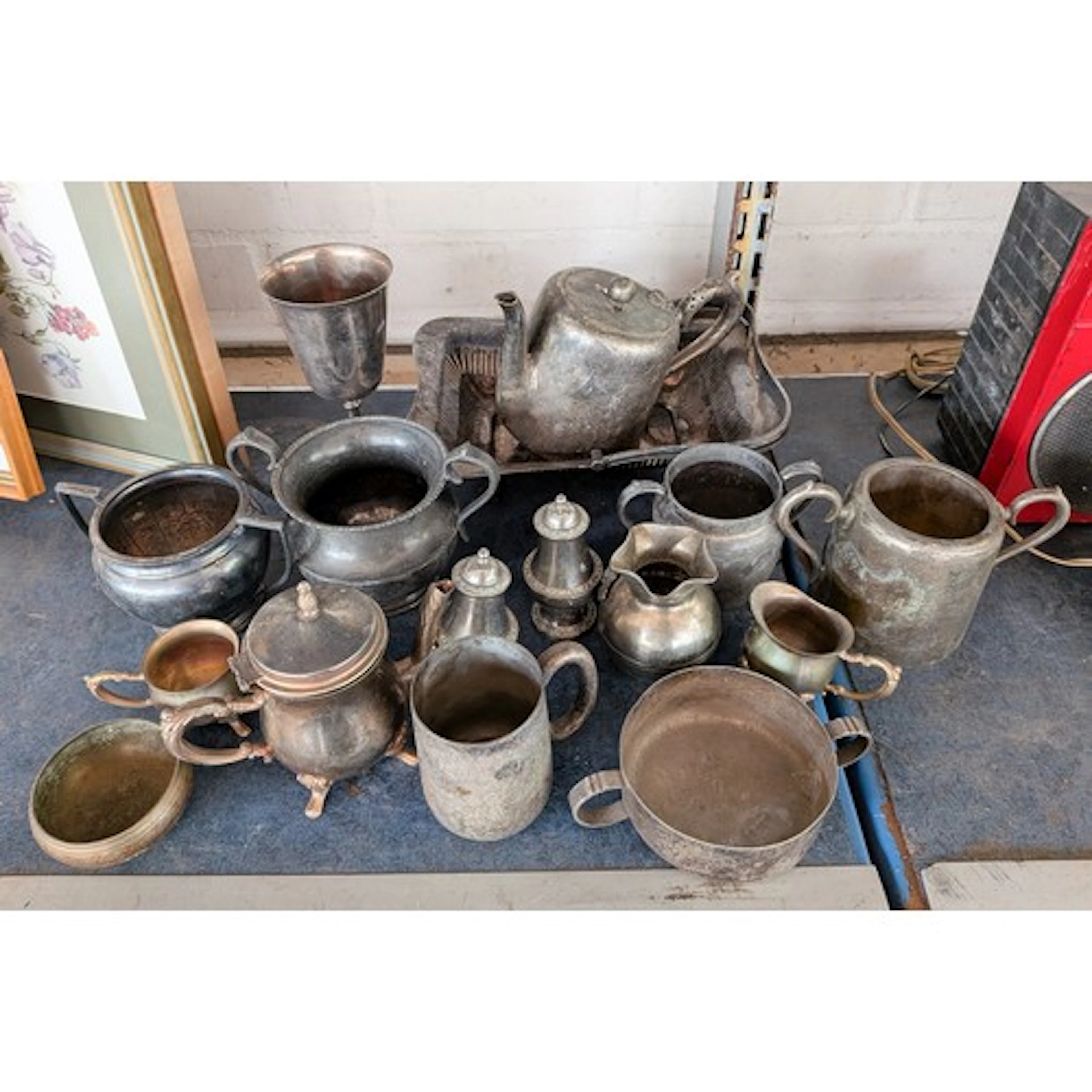 Small collection of silver plate and pewter wares