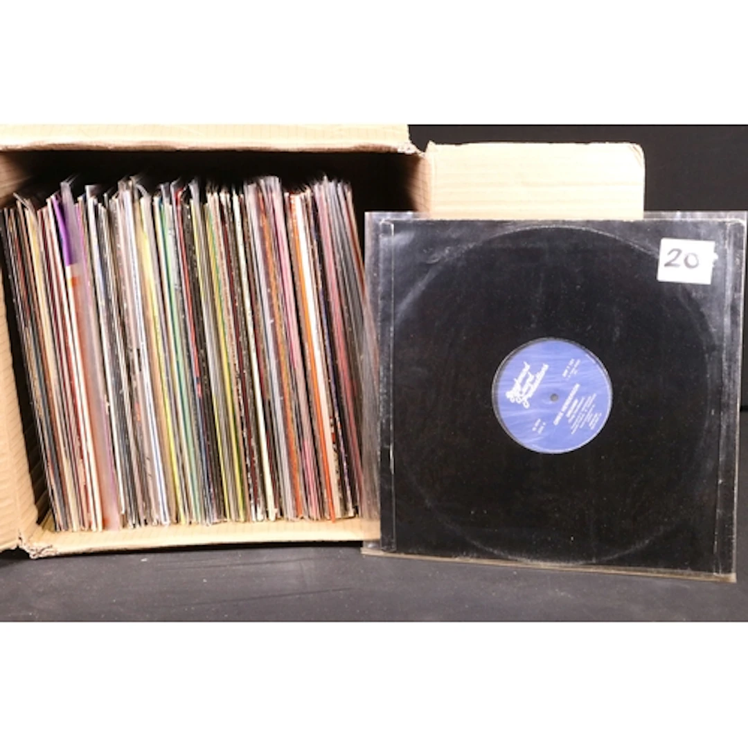 Vinyl - Over 120 1980s soul / funk club classics including s...