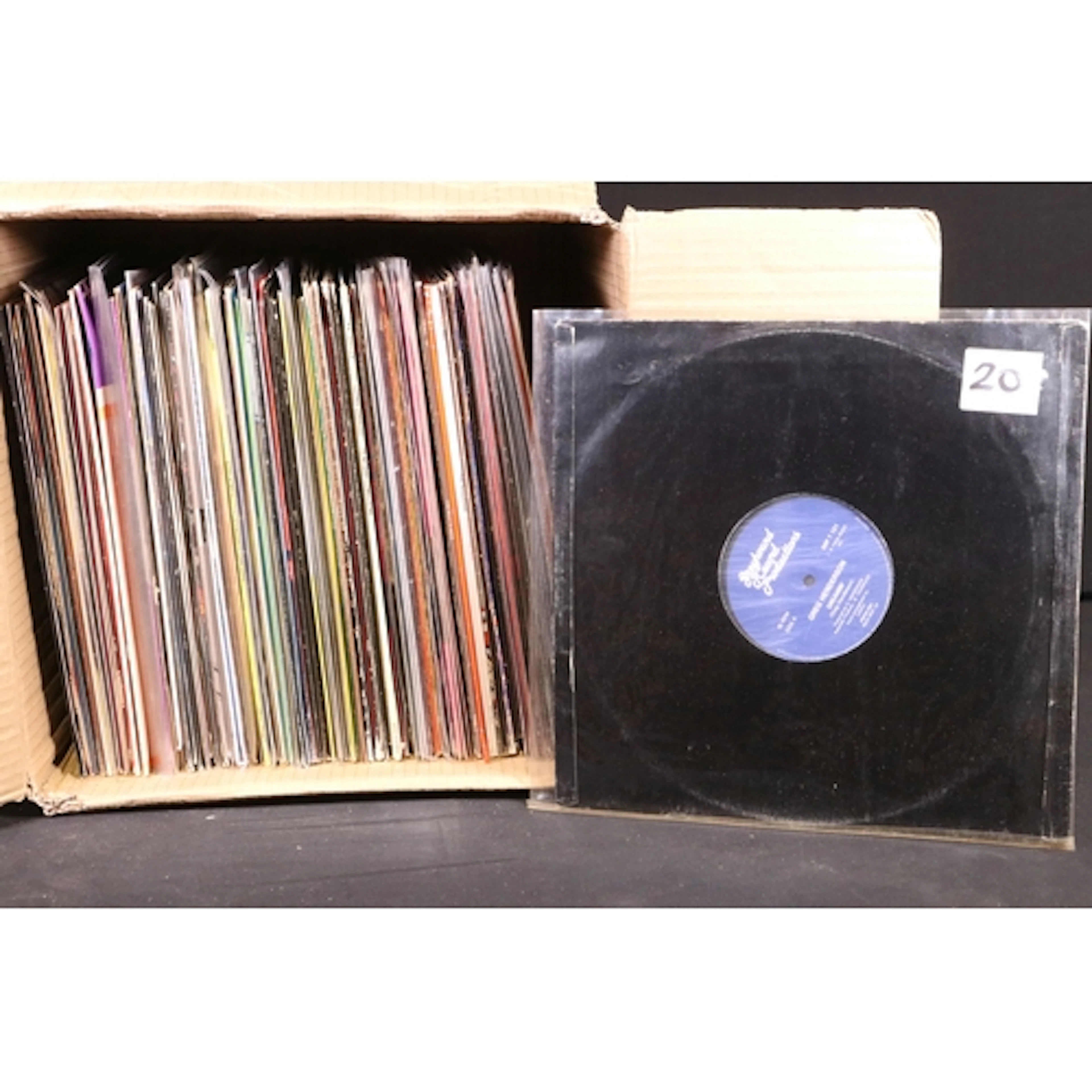 Vinyl - Over 120 1980s soul / funk club classics including s...
