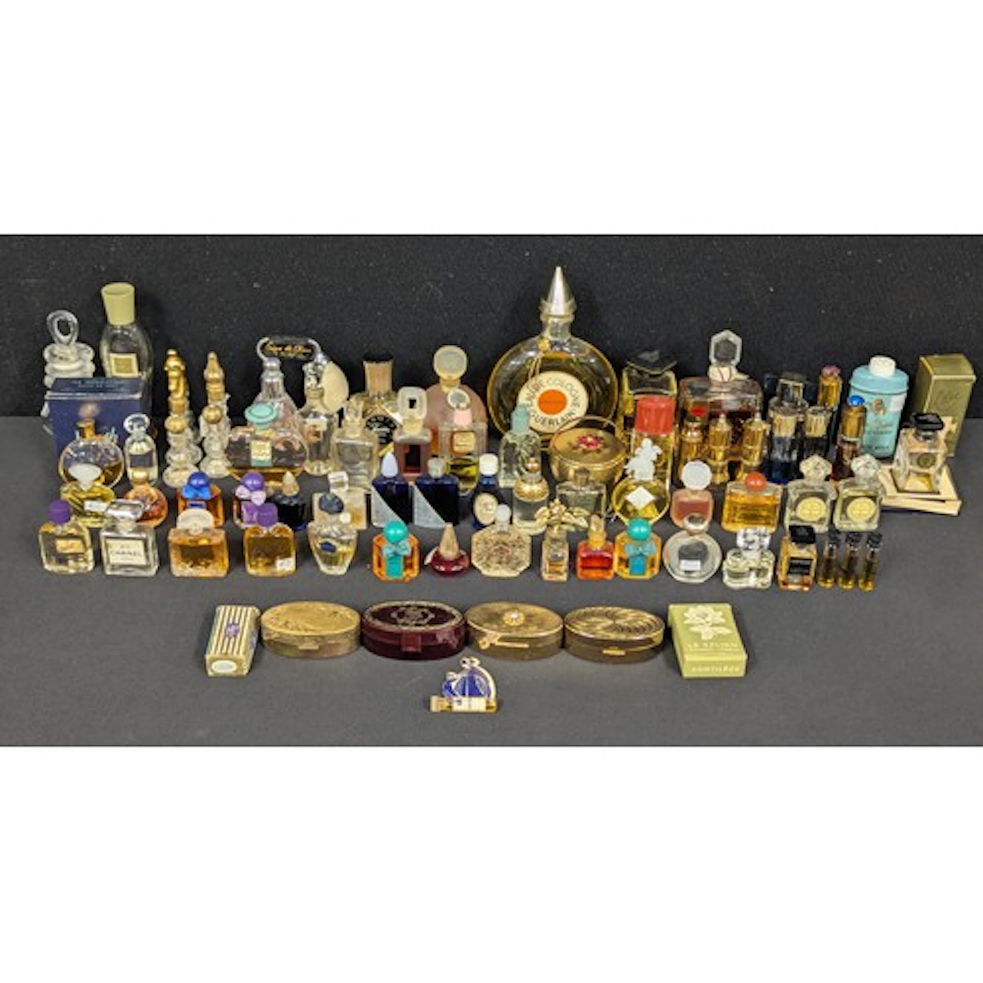 Ladies accessories - a collection of 20th century vintage p...