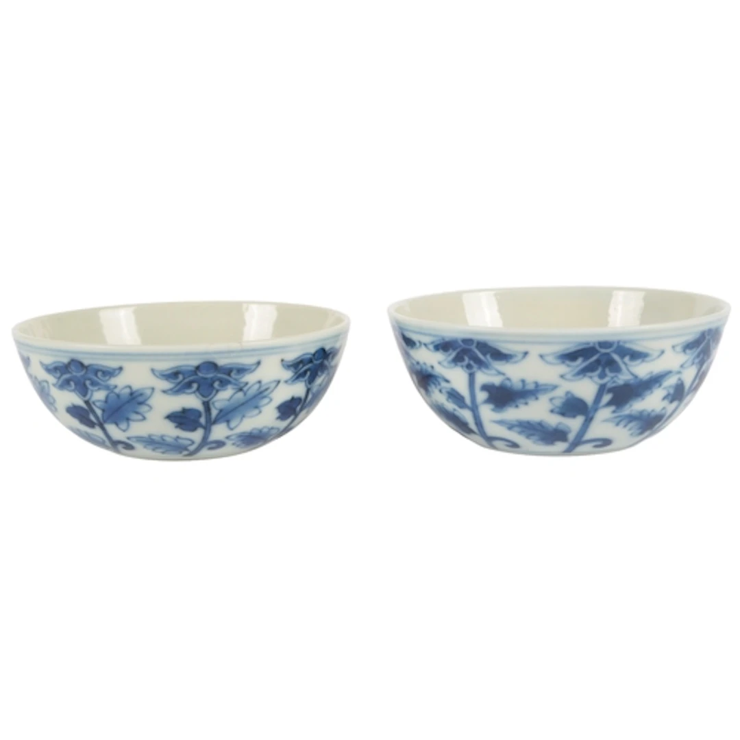A pair of Chinese blue and white floral decorated cups, 8cm ...