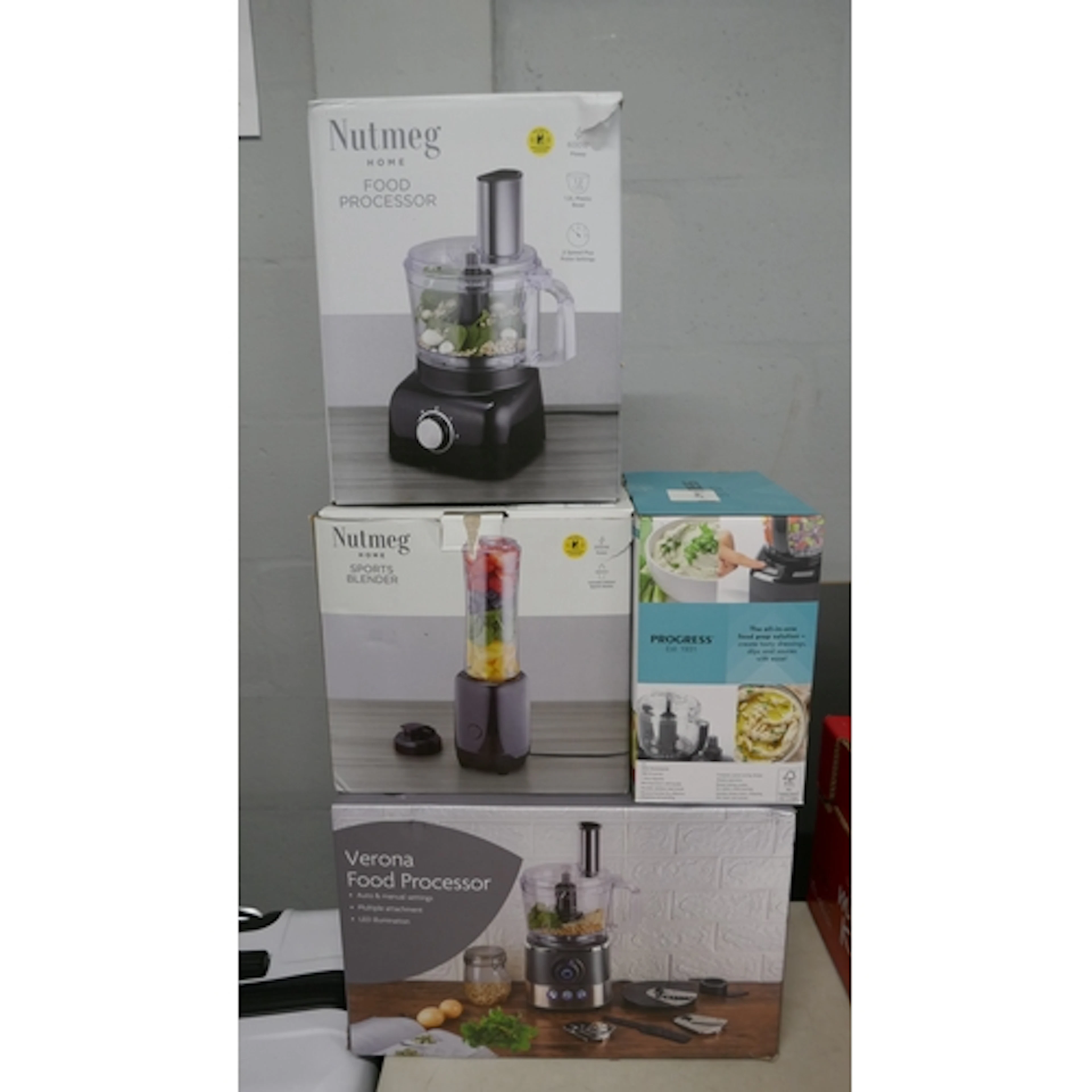 Four mixed blenders and processors including Nutmeg *This lo...