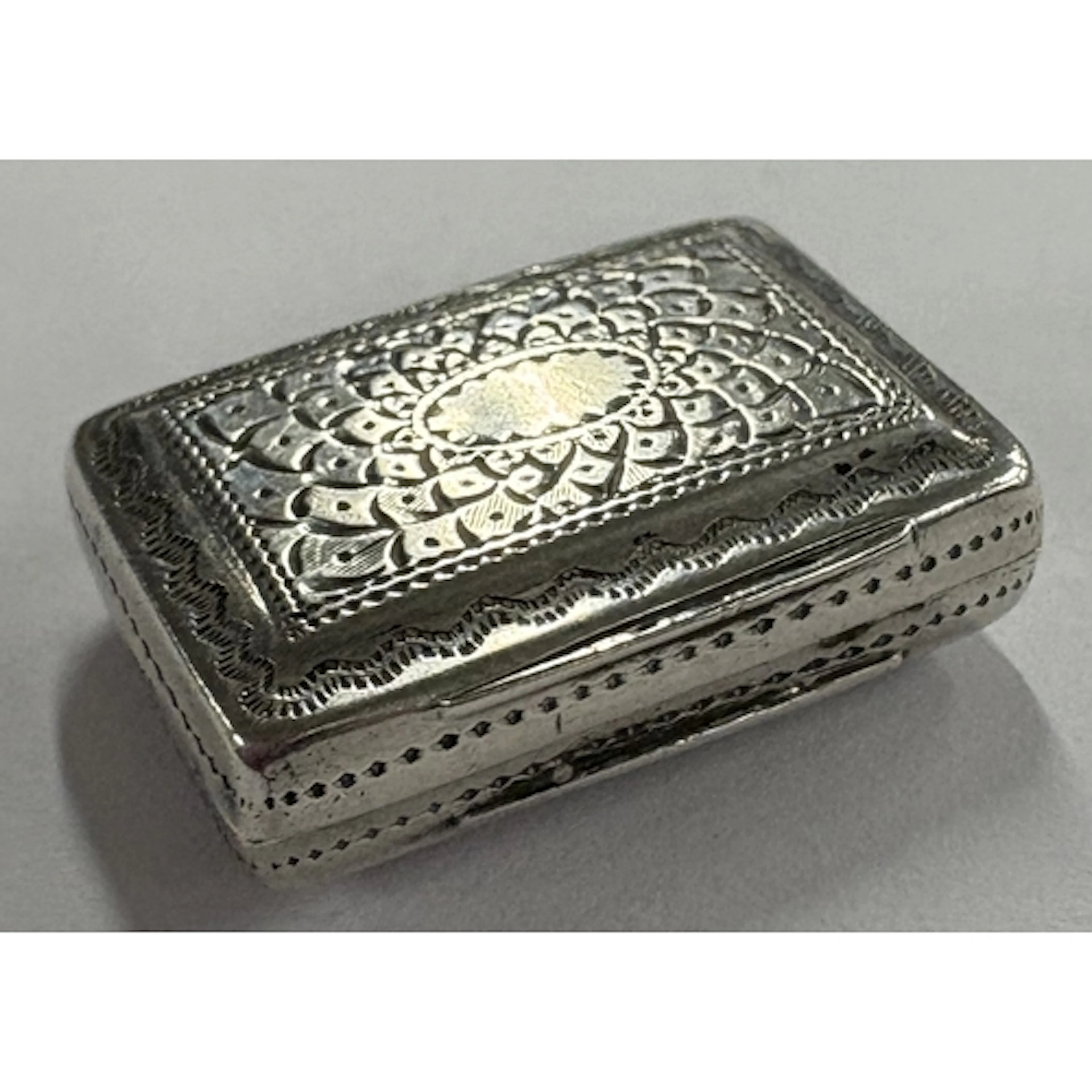 A George III silver vinaigrette. Birmingham 1827. By John Be...